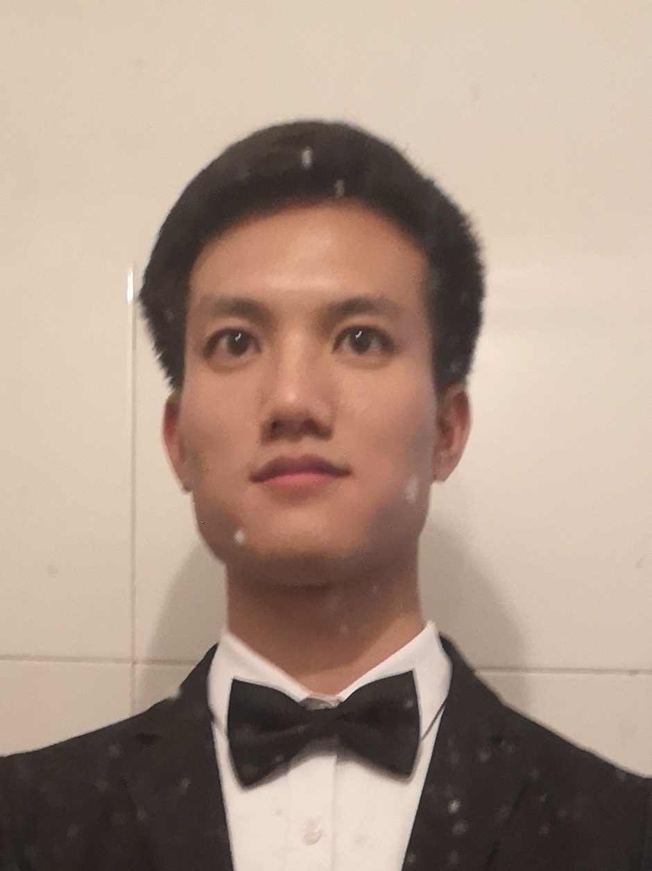 覃教员 照片