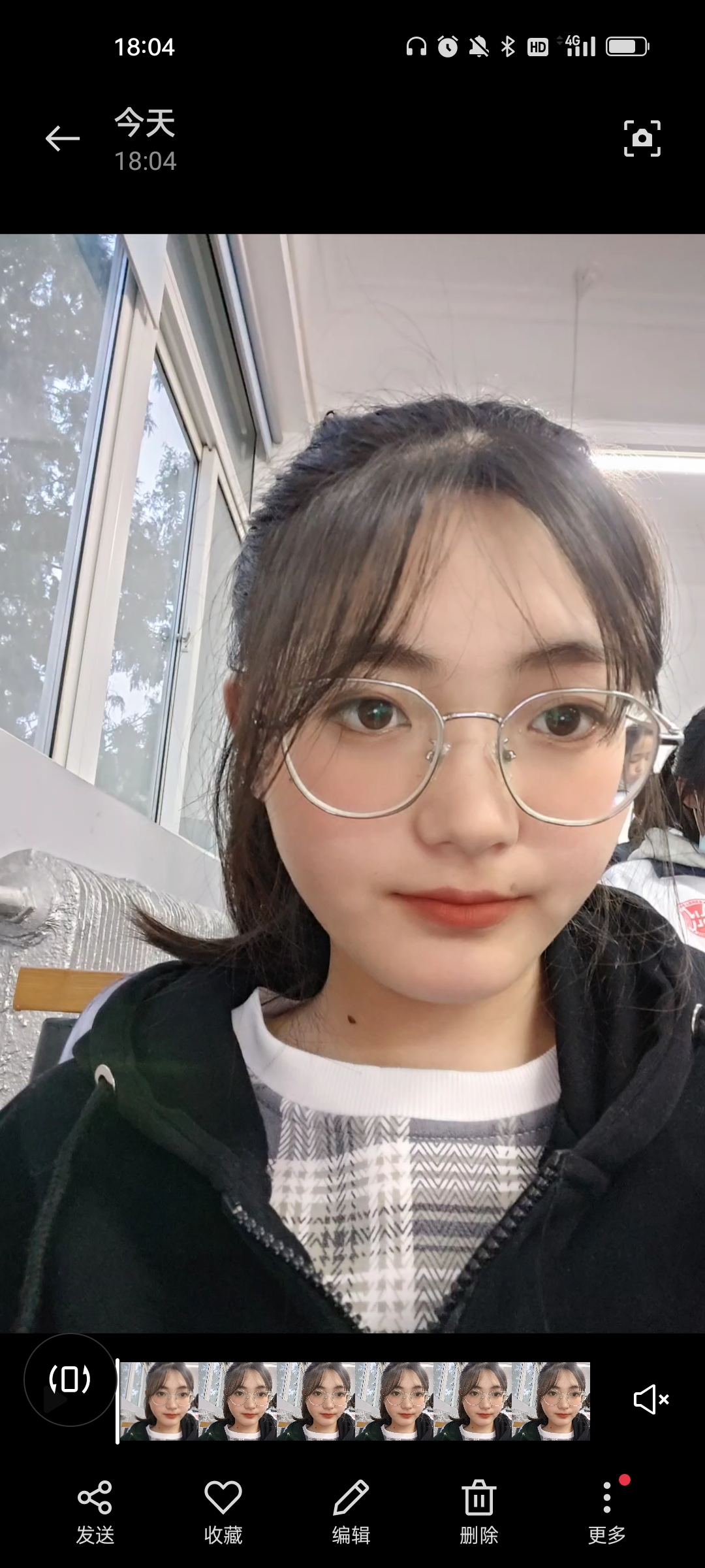 刘教员 照片
