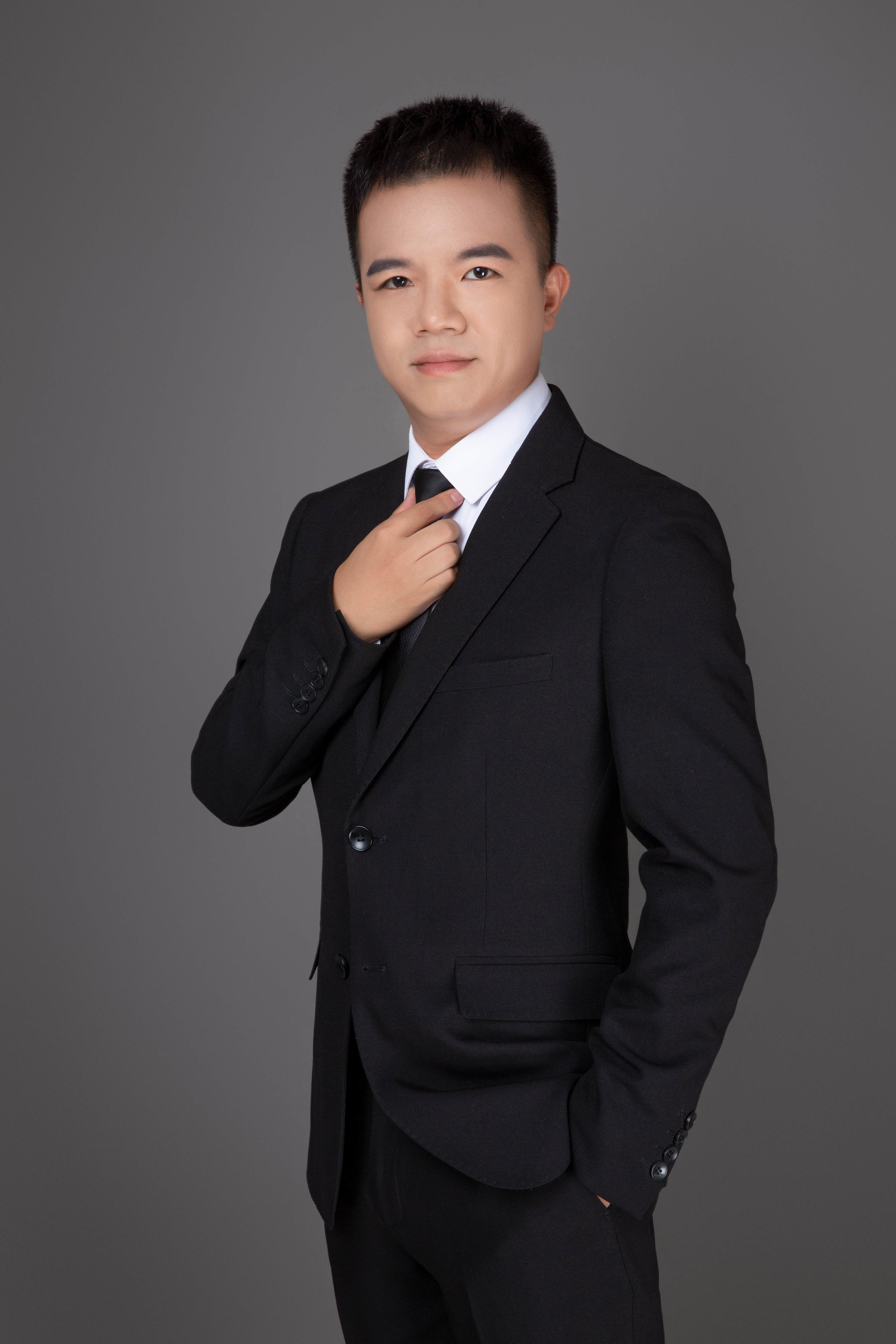 李教员 照片