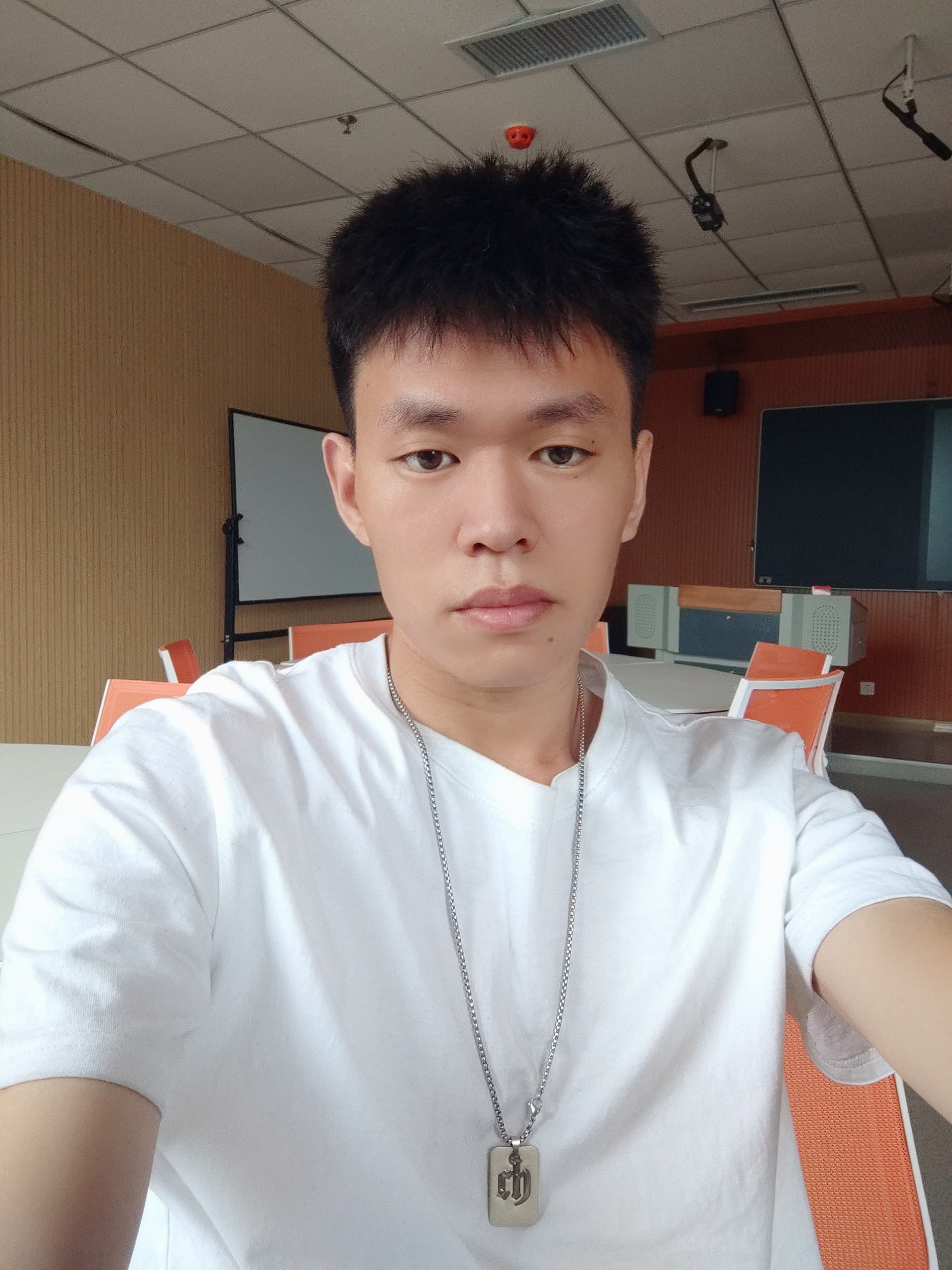 李教员 照片