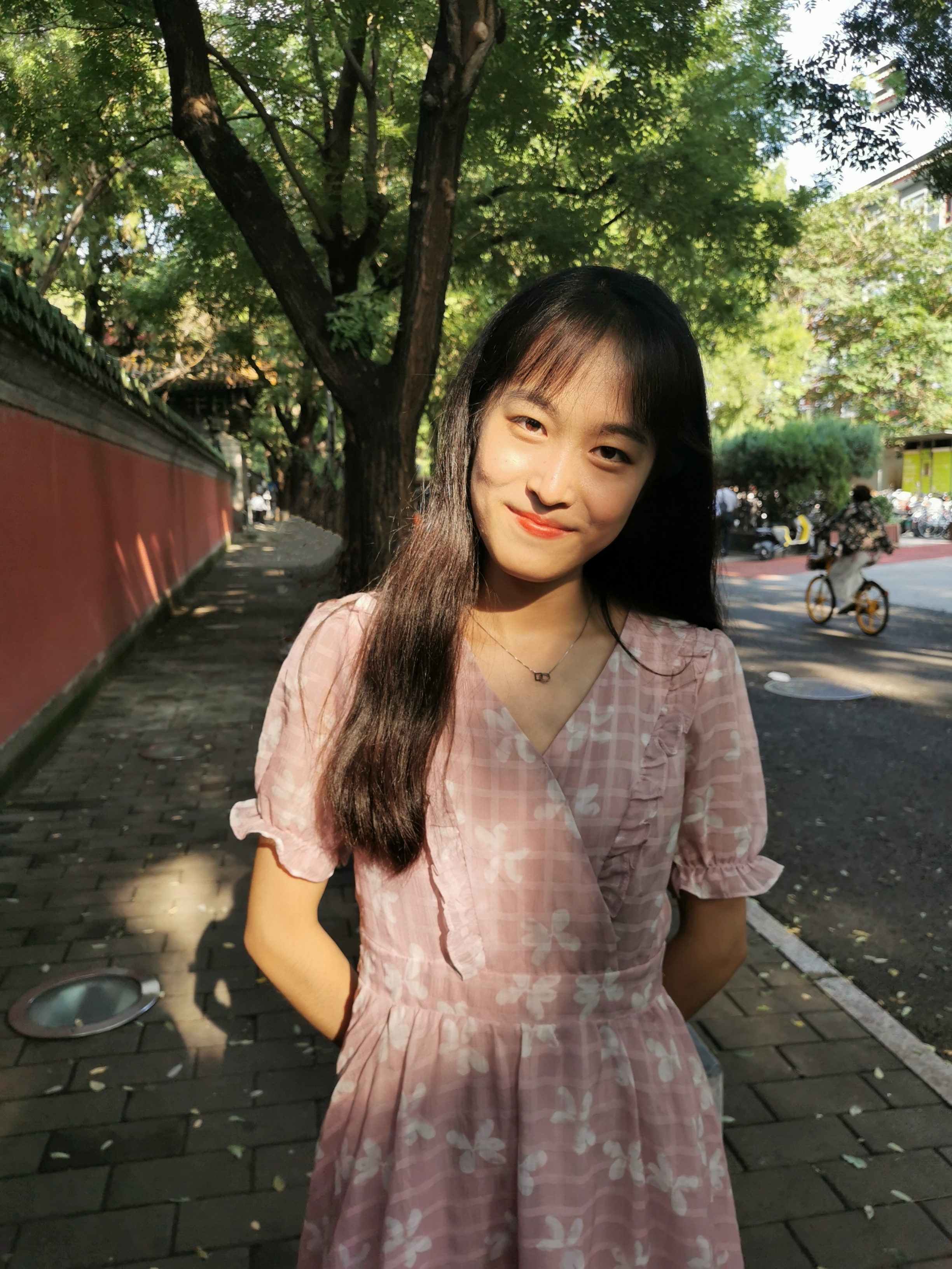 周教员 照片