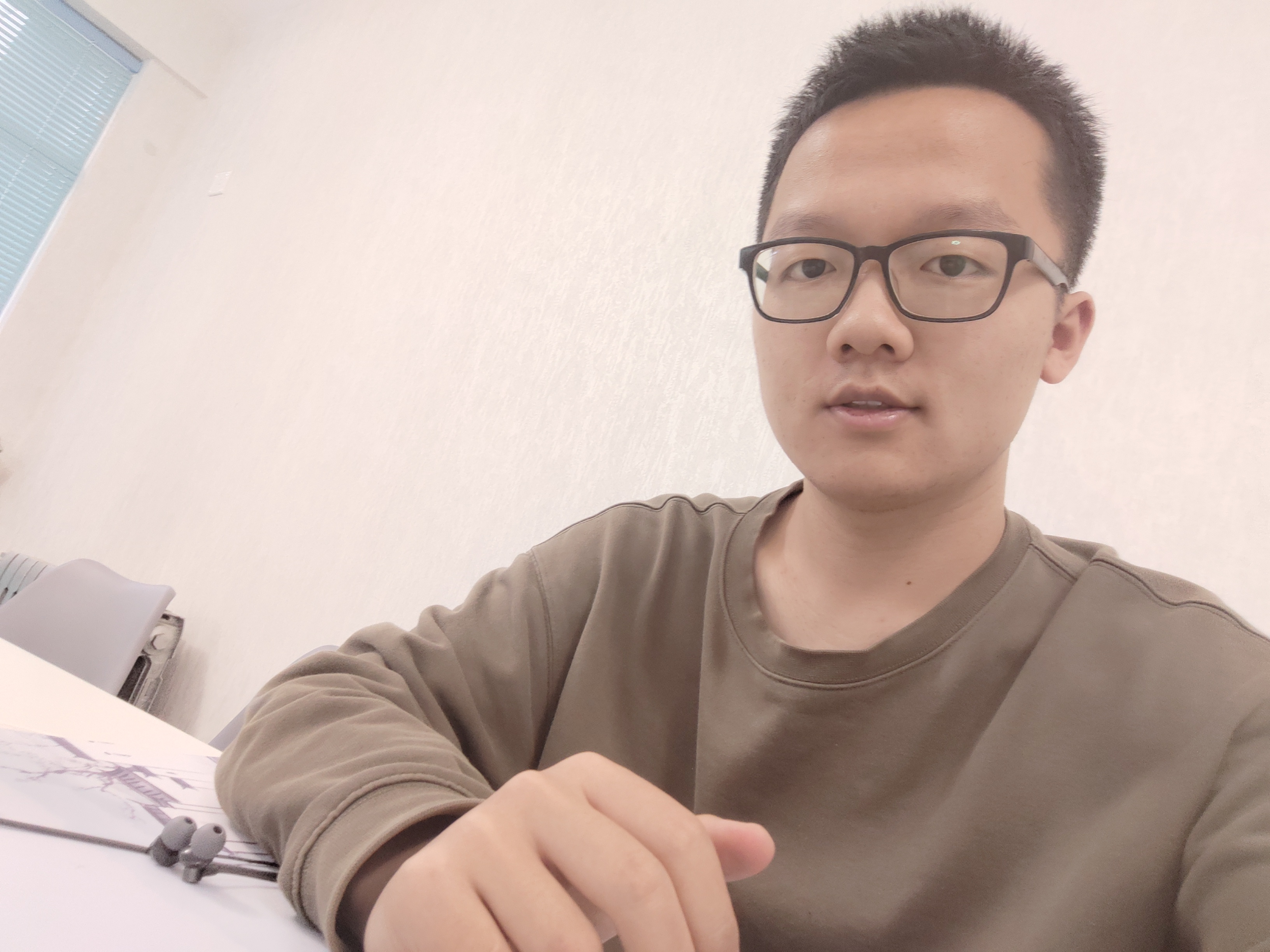 雷教员 照片