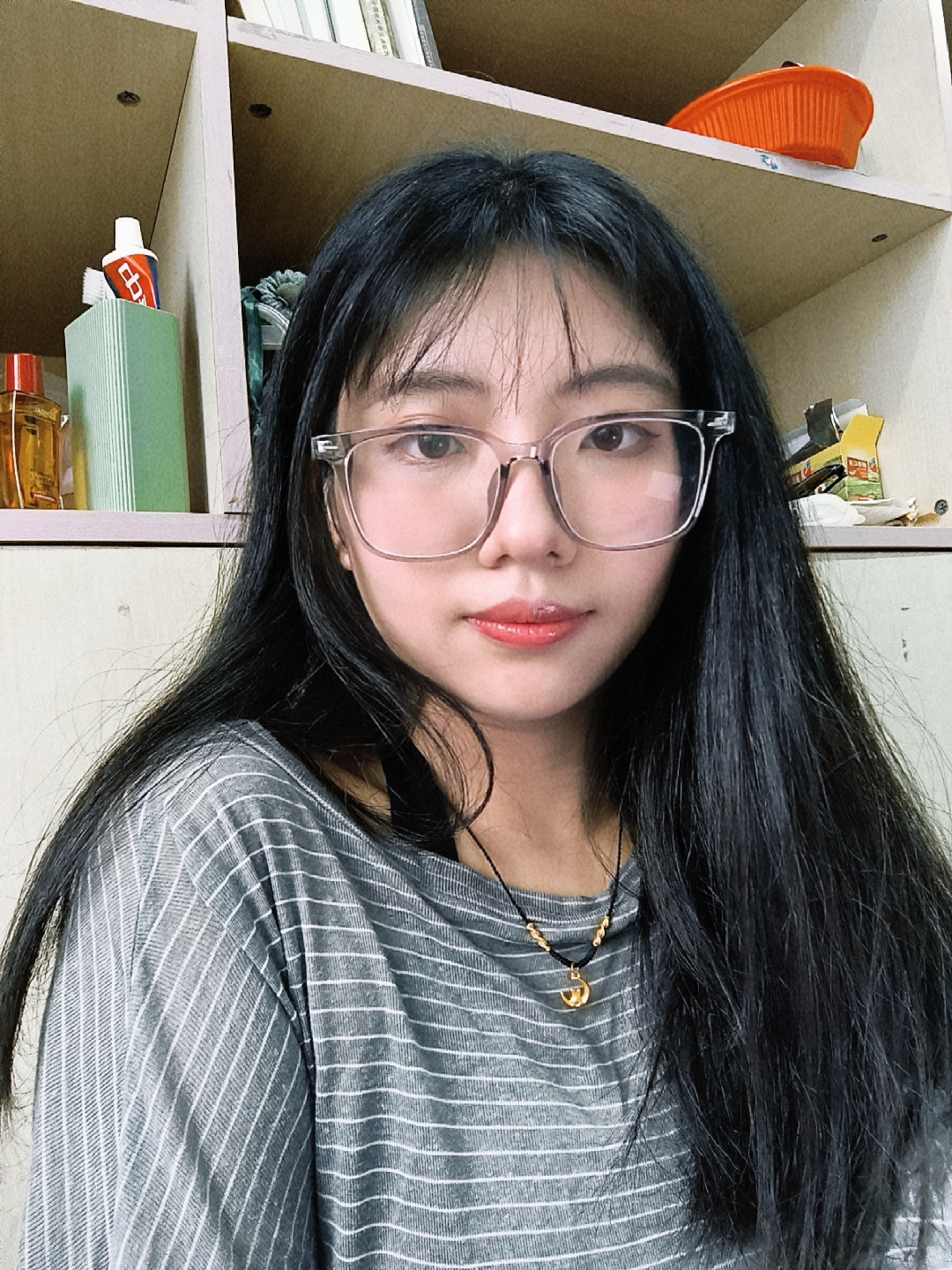 潘教员 照片