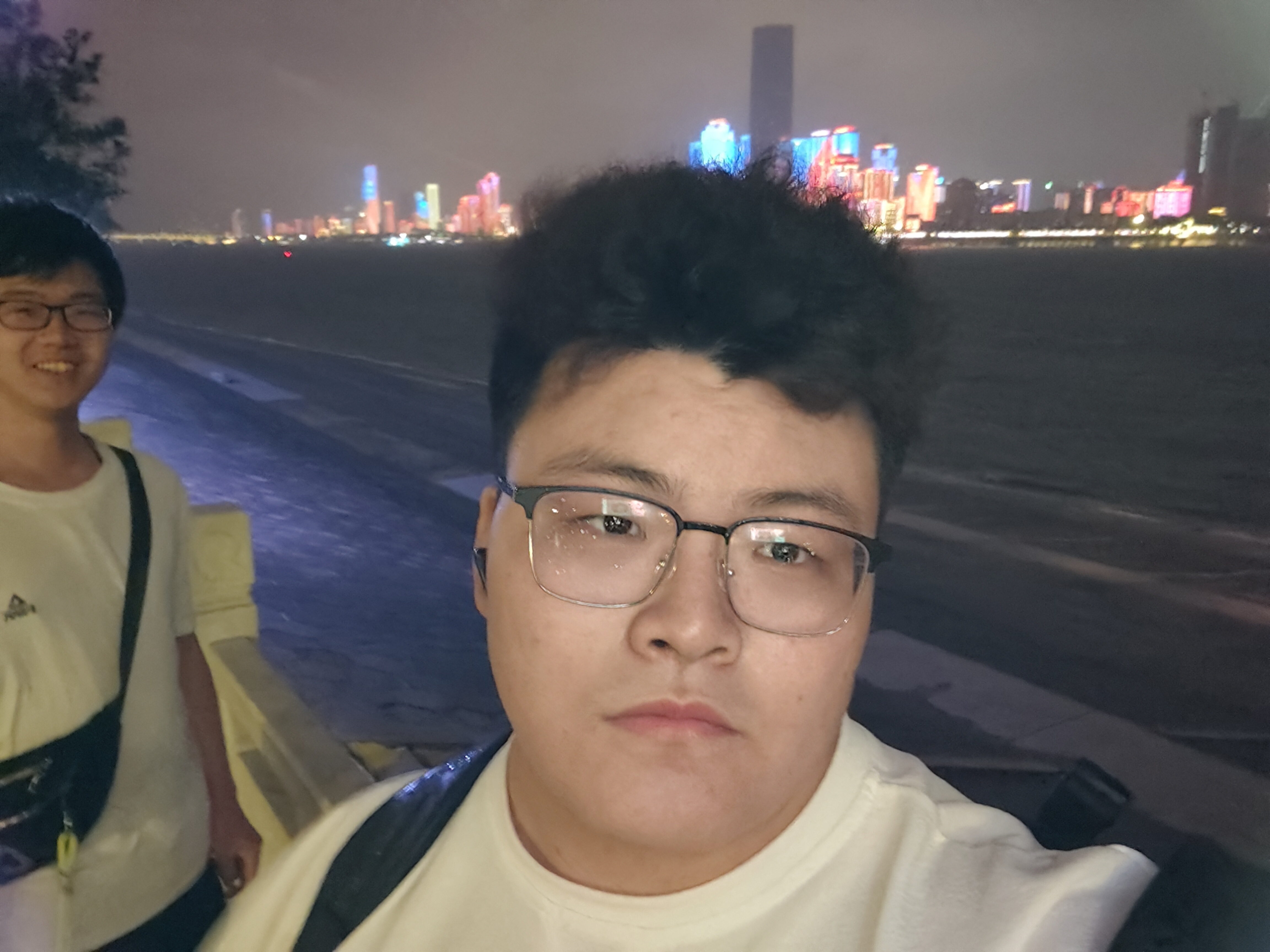 周教员 照片