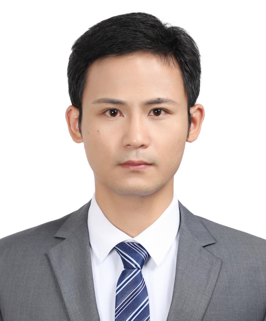 李教员 照片