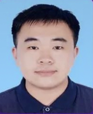 伍教员 照片