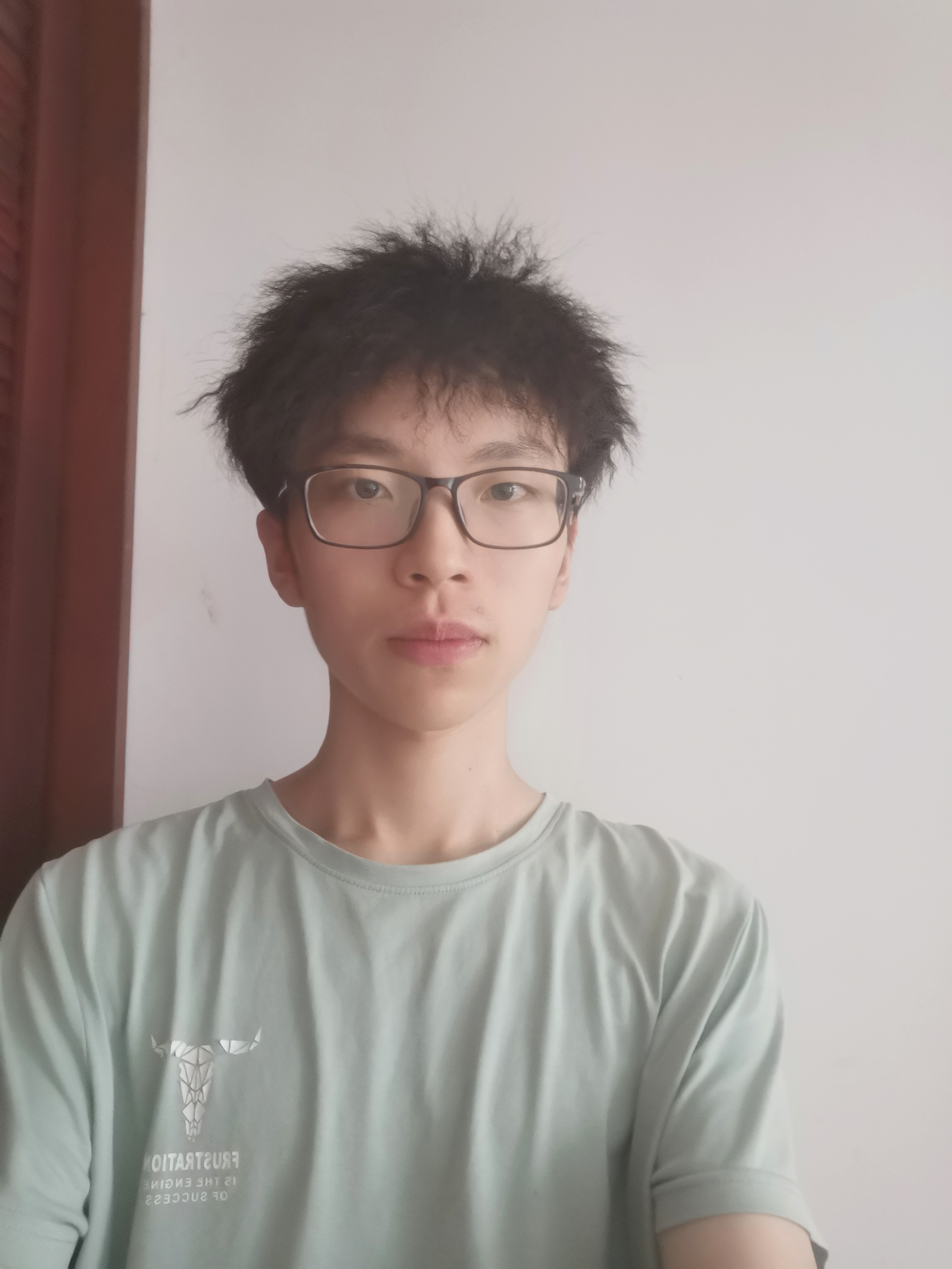 闵教员 照片