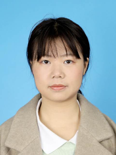 潘教员 照片