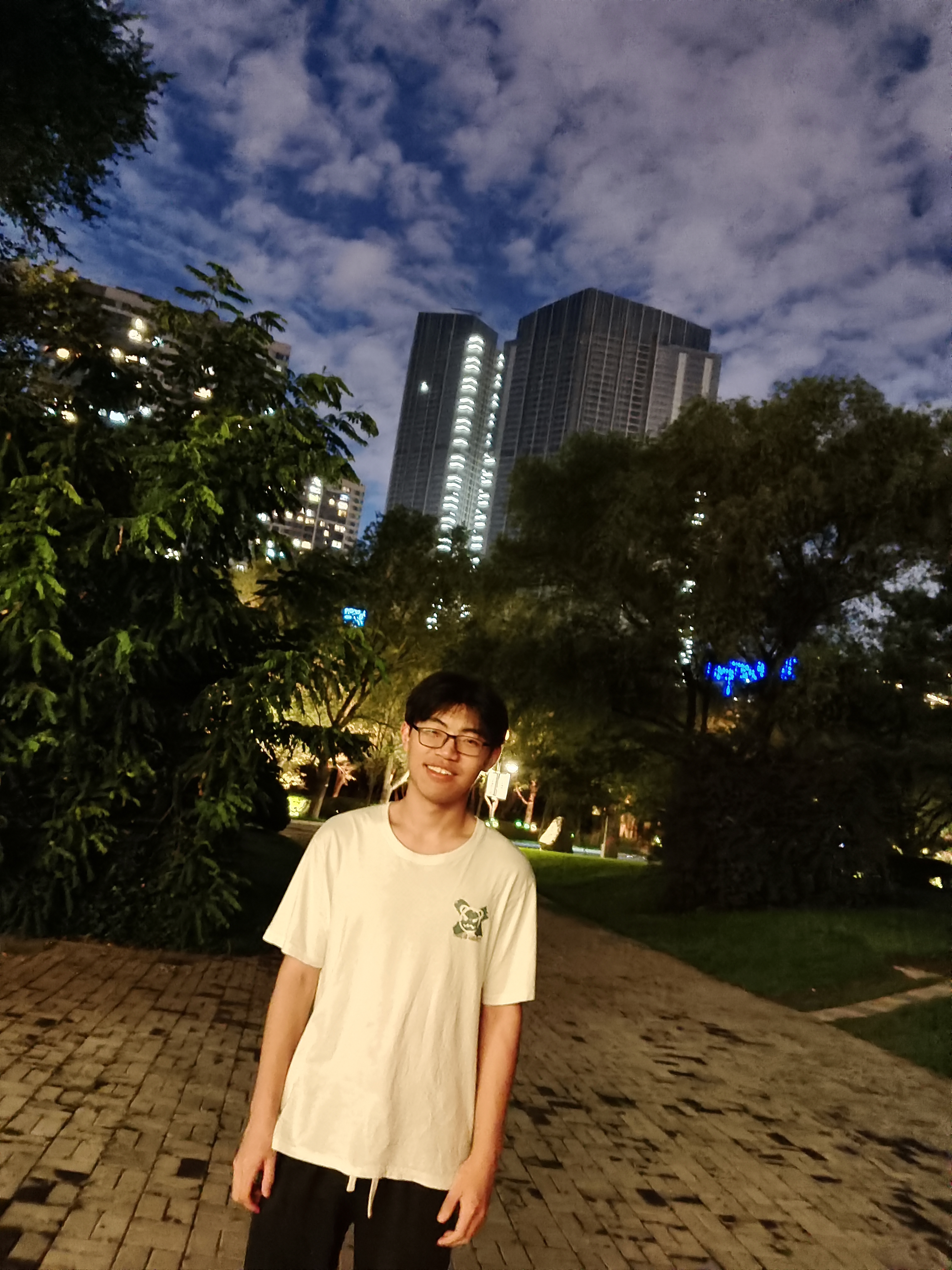 王教员 照片