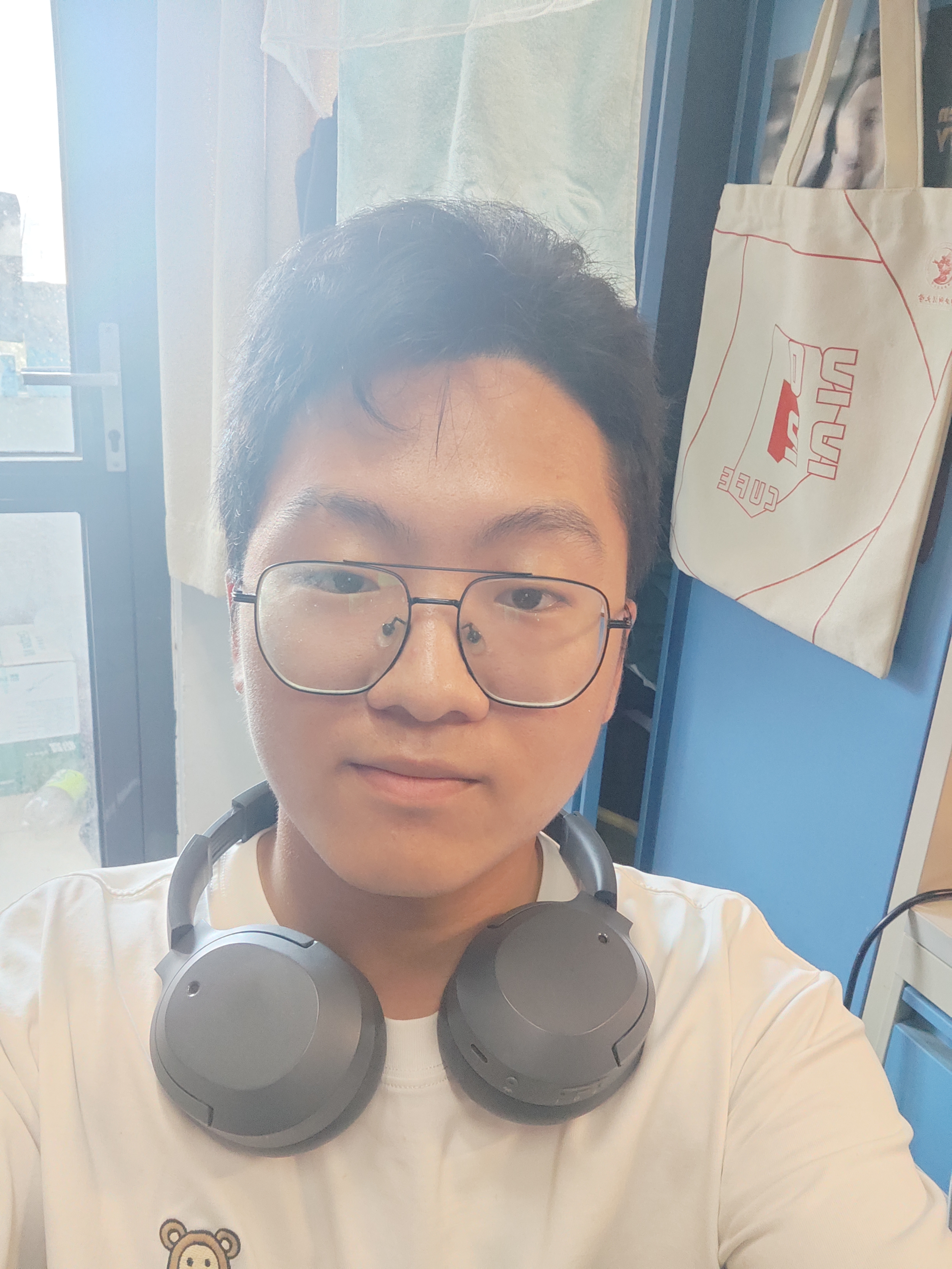 张教员 照片
