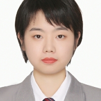 孔教员 照片