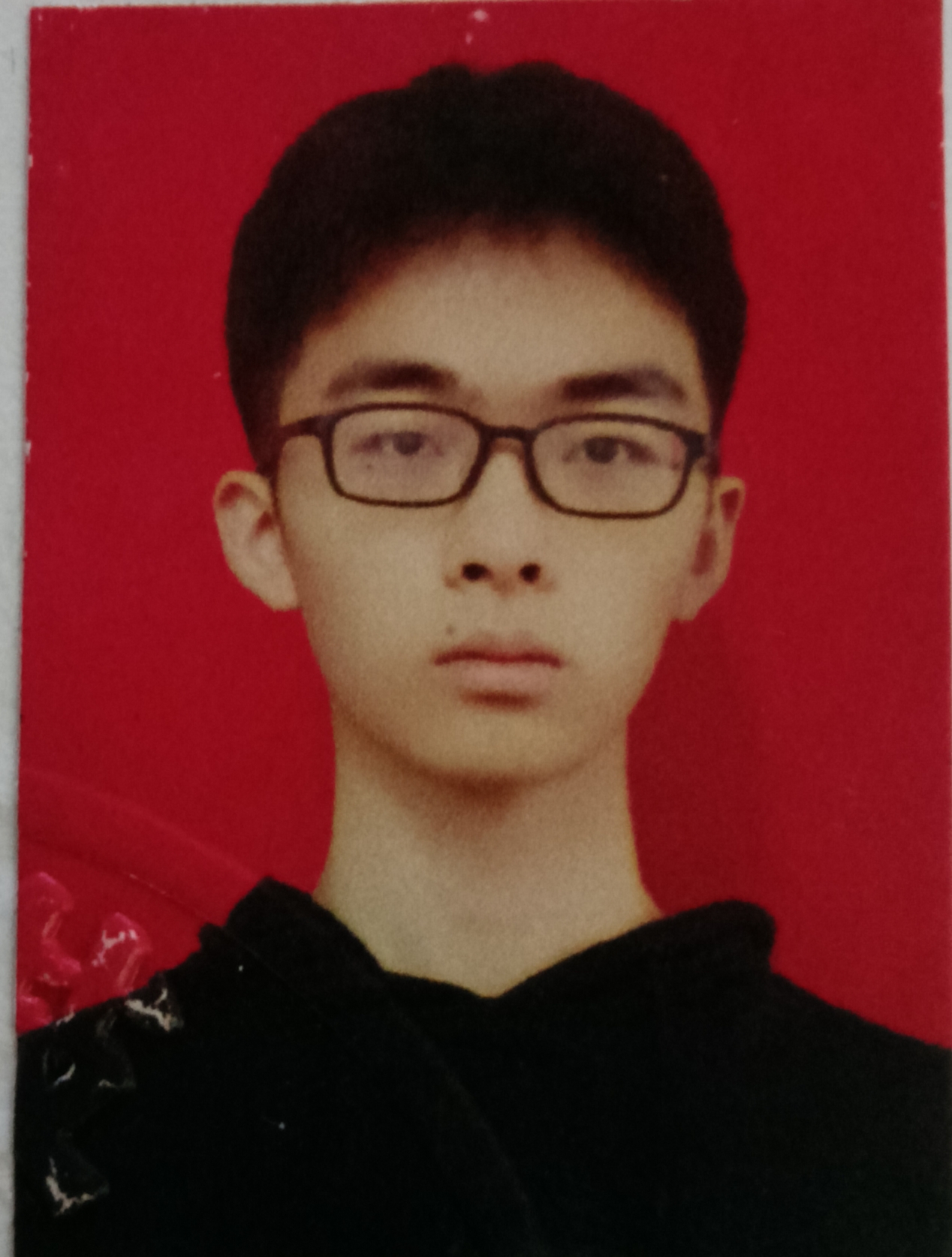 欧教员 照片