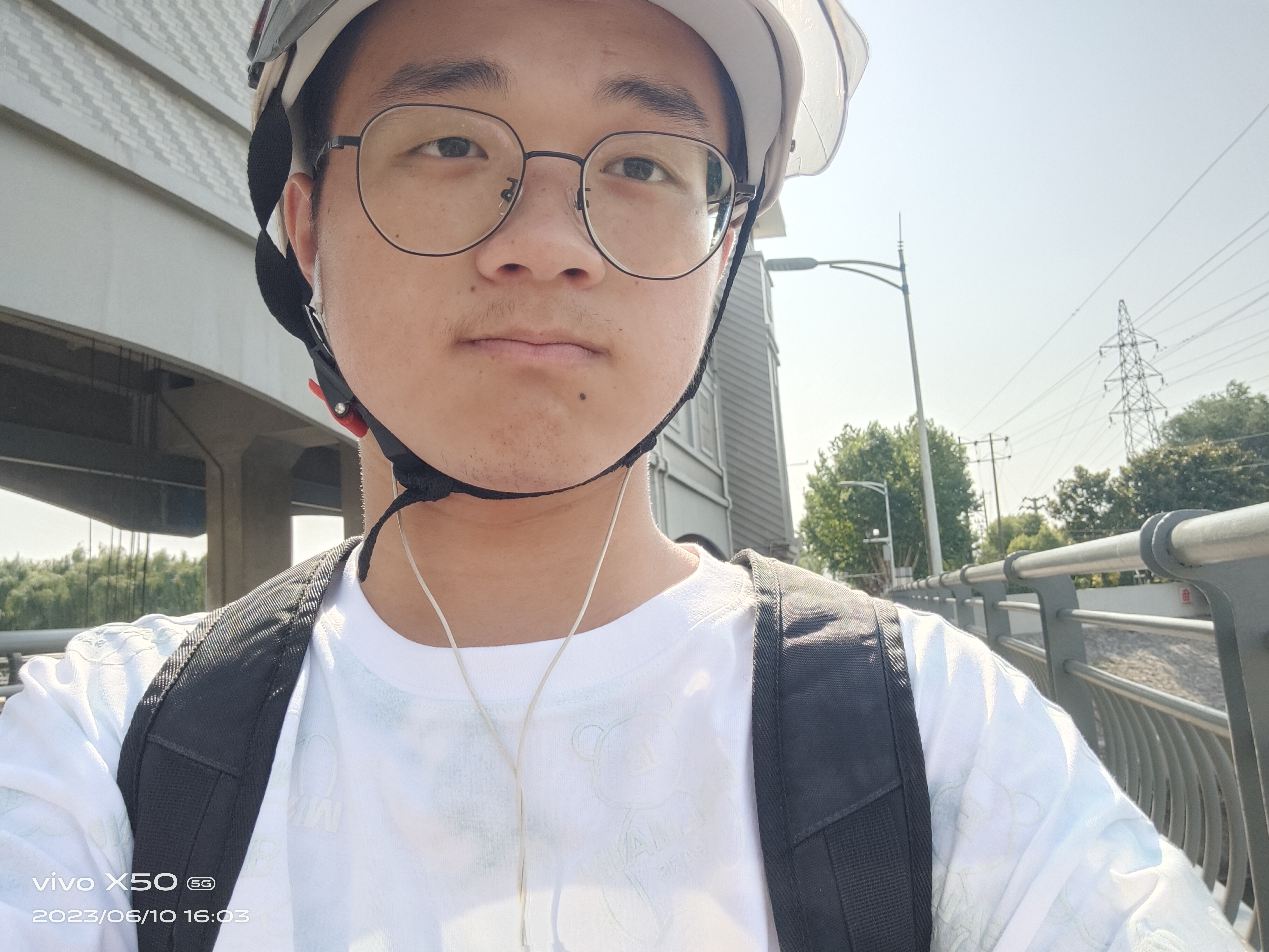 周教员 照片