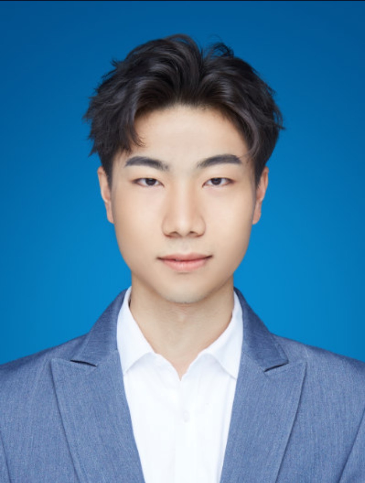 李教员 照片