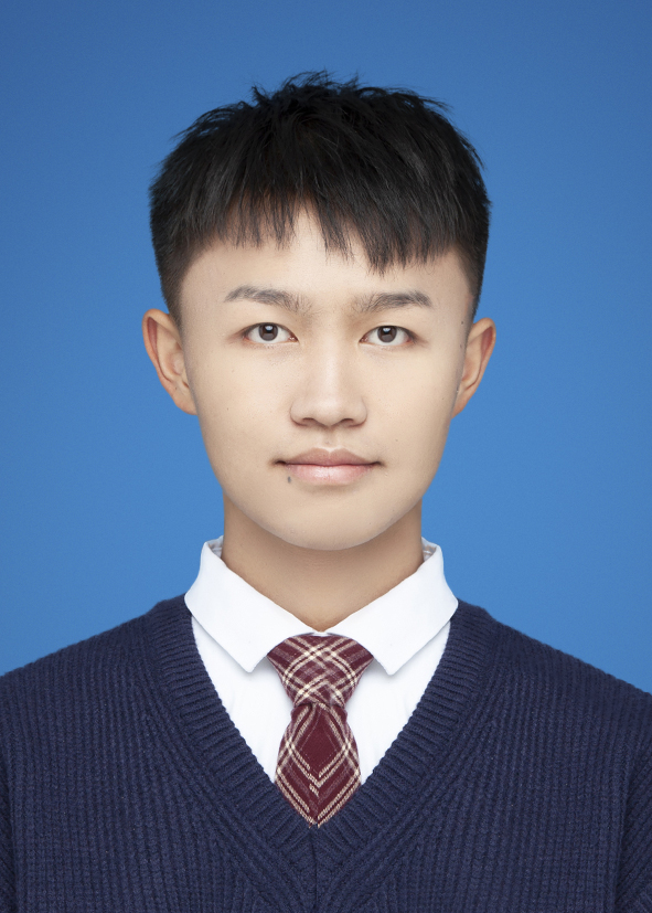 李教员 照片
