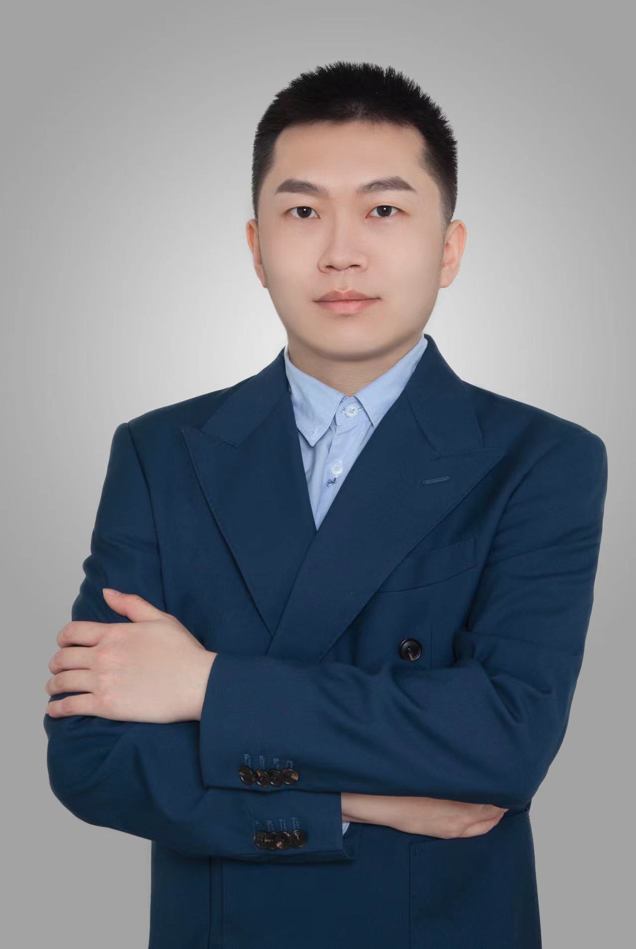 王教员 照片