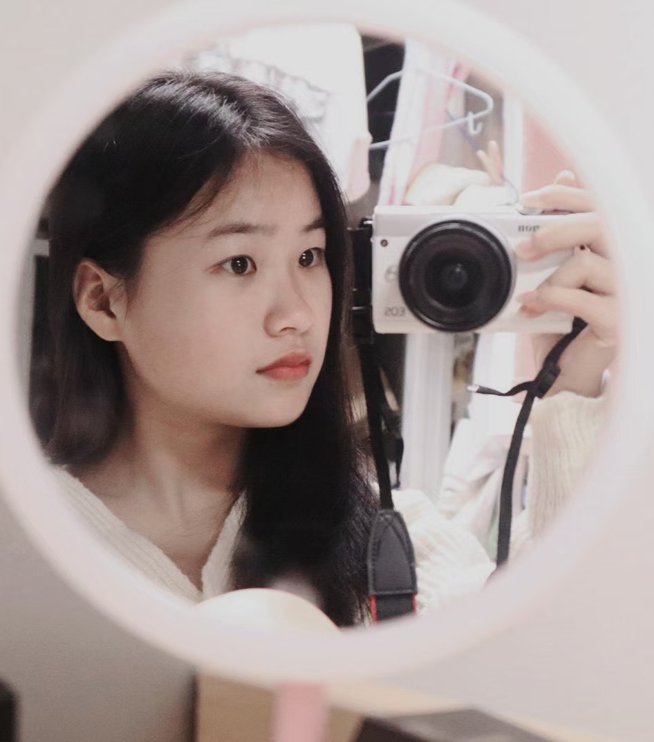 李教员 照片