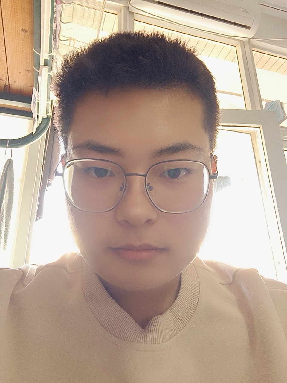 梁教员 照片