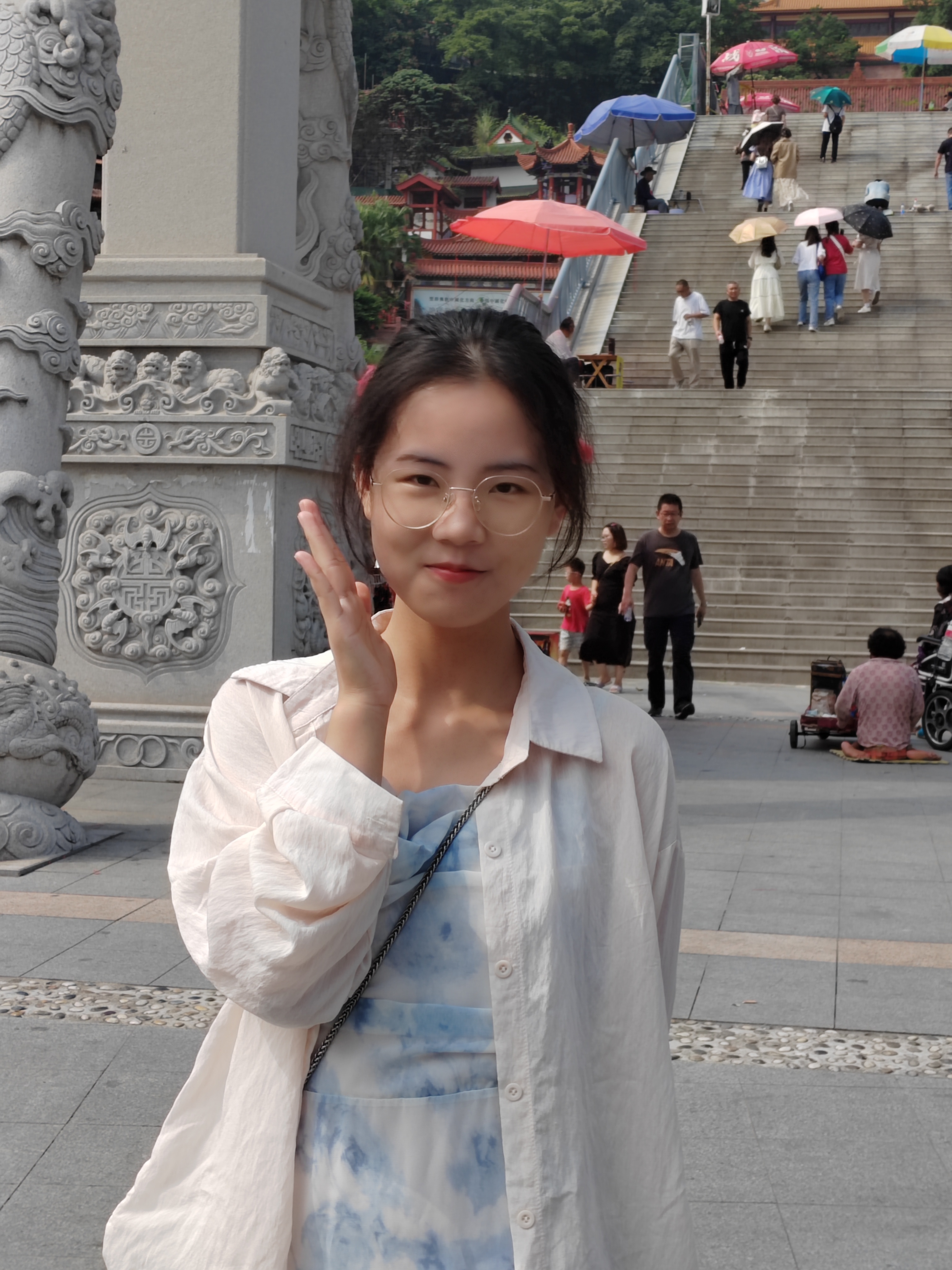 李教员 照片
