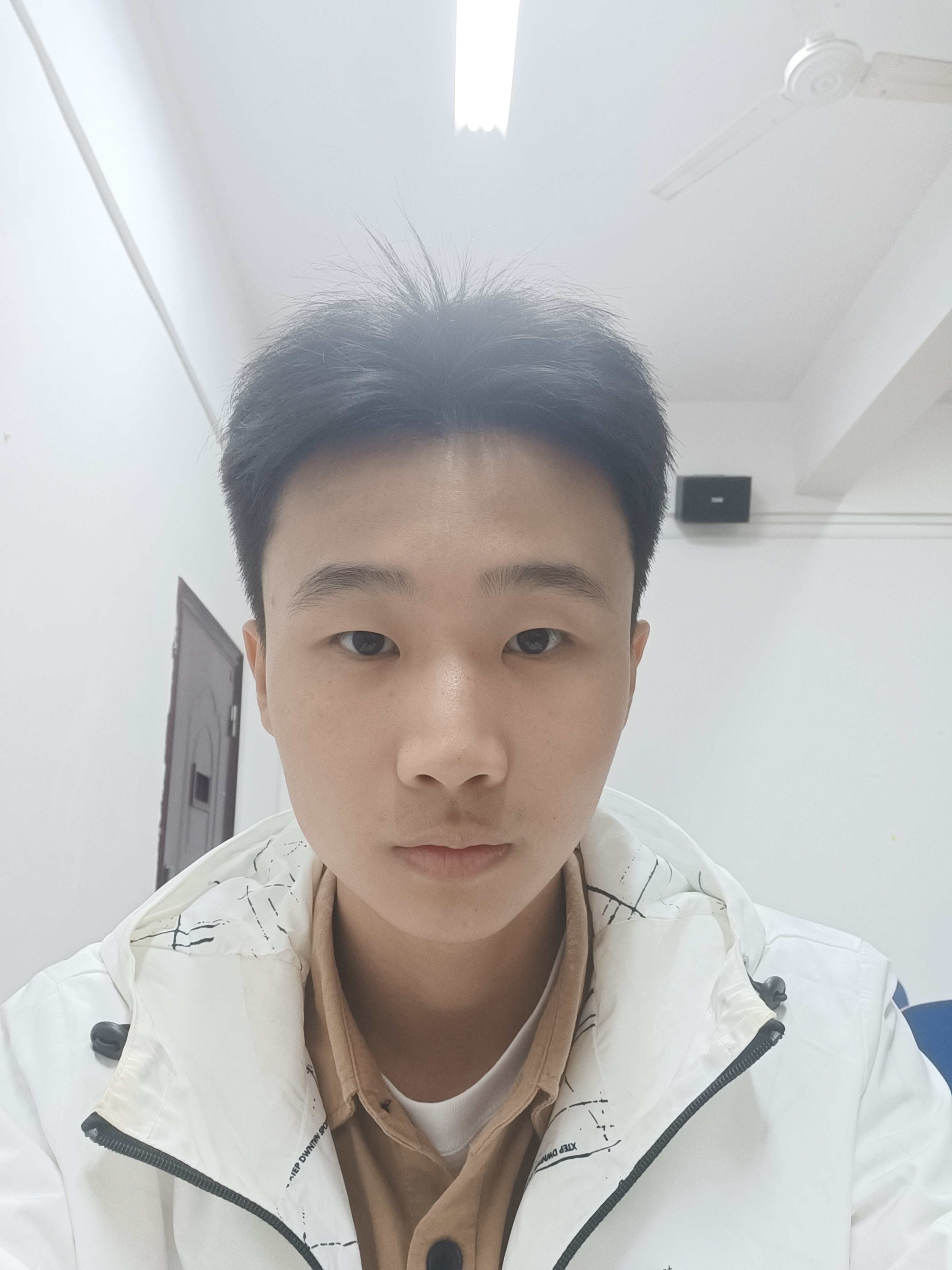 魏教员 照片