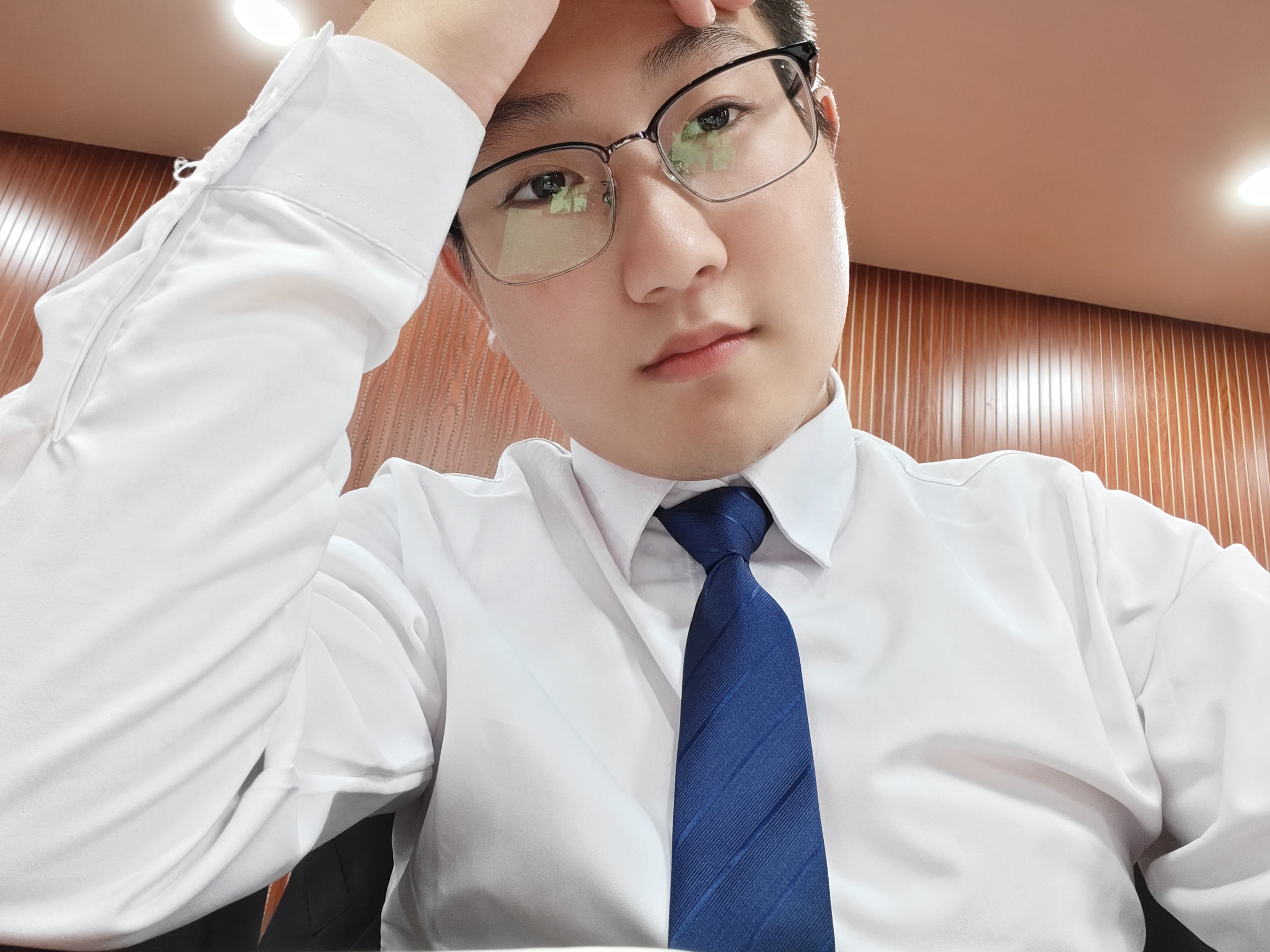 王教员 照片