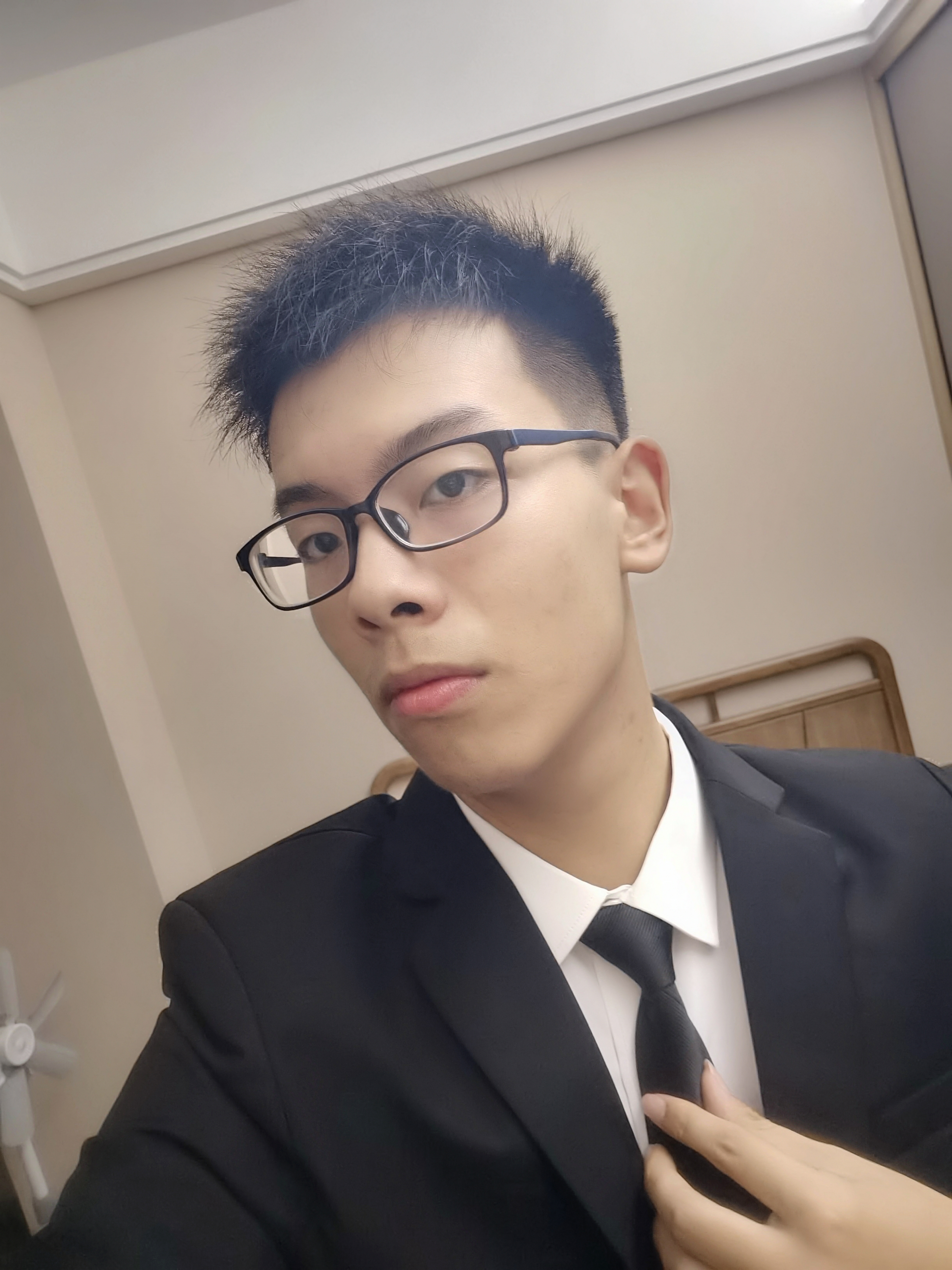 纪教员 照片