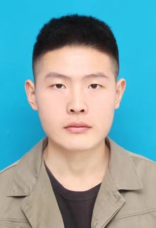 万教员 照片