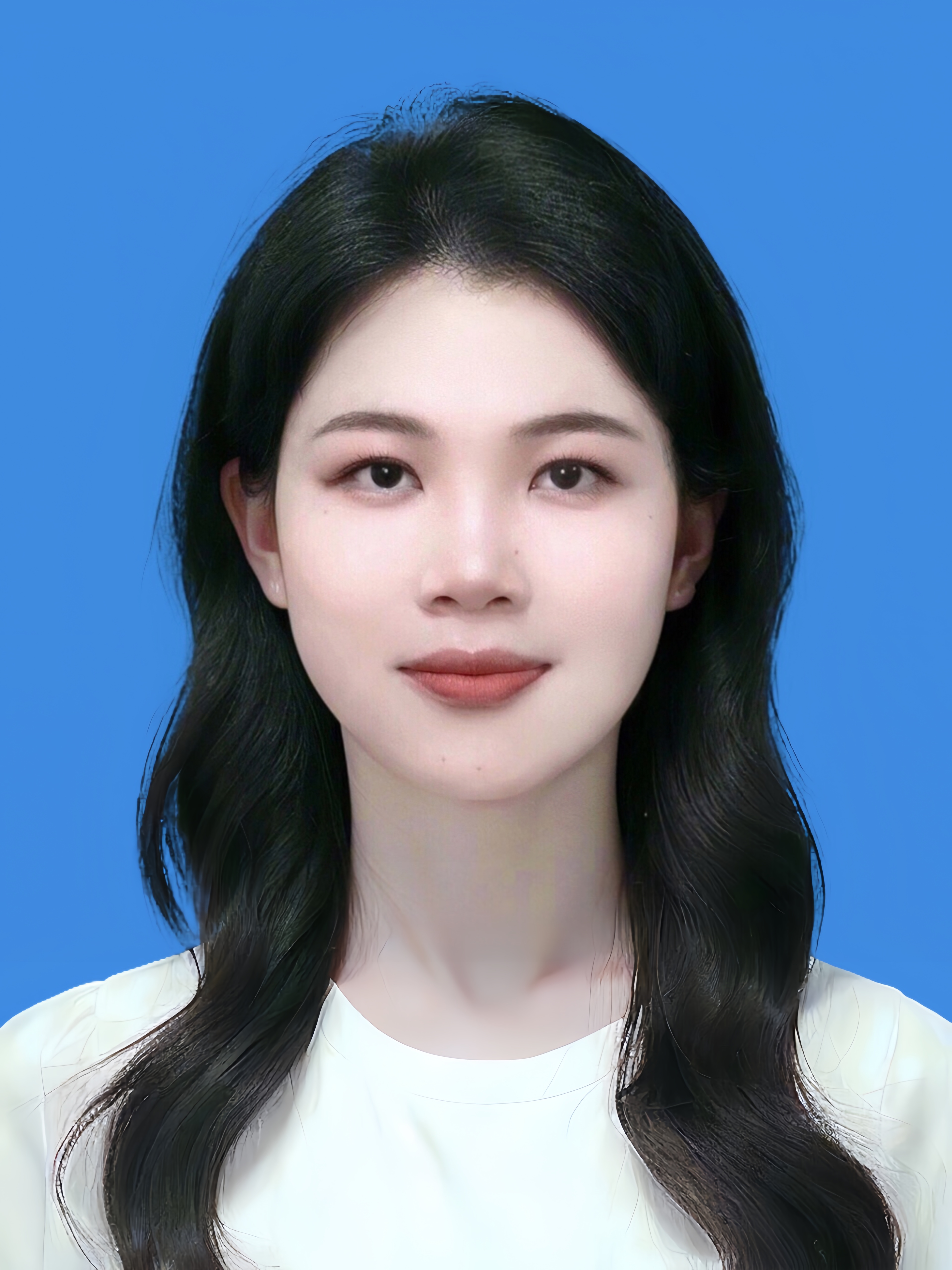 尹教员 照片