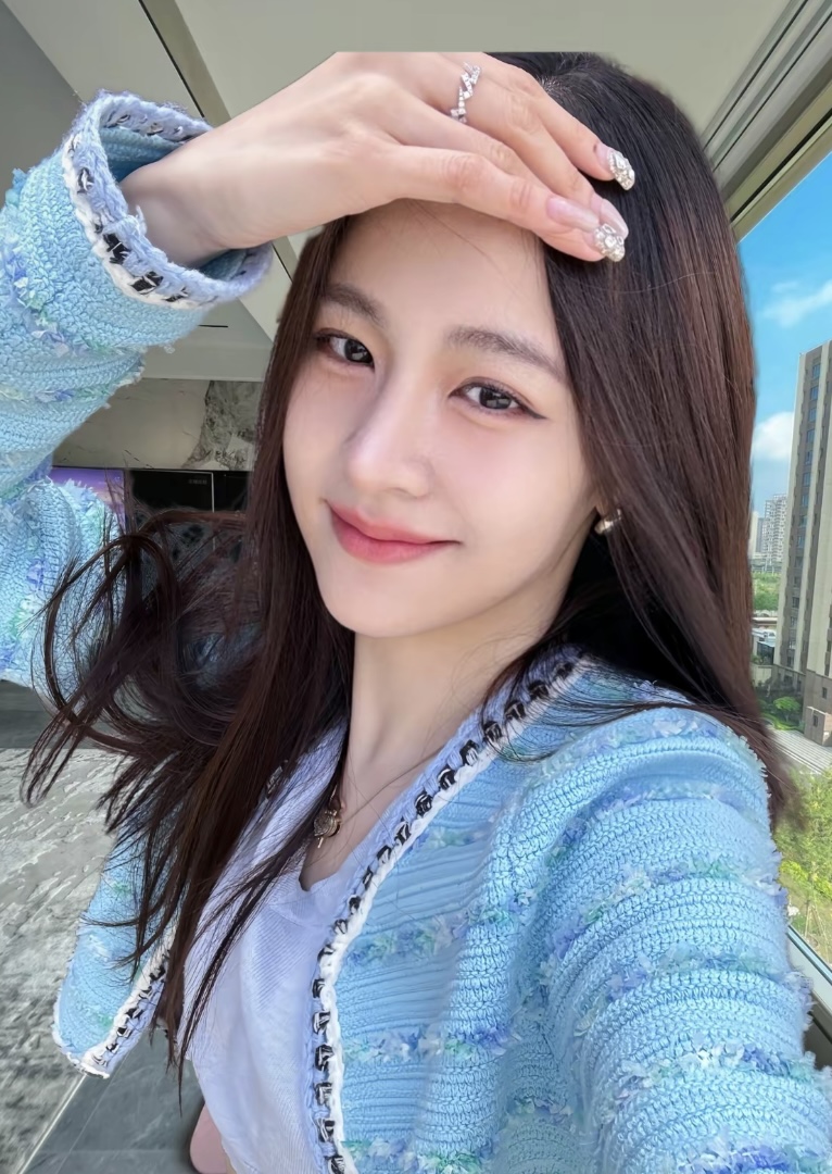 李教员 照片