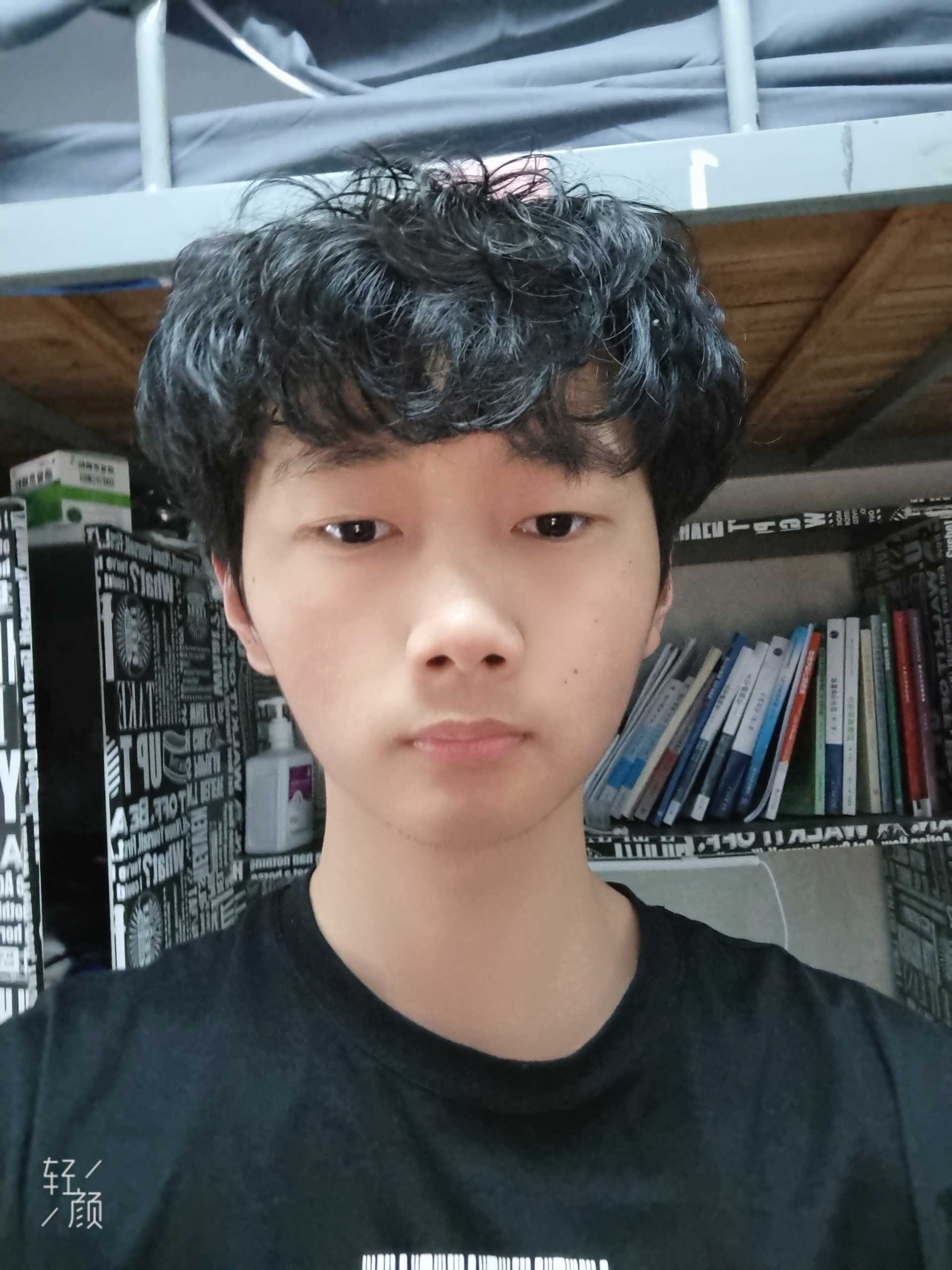 尹教员 照片