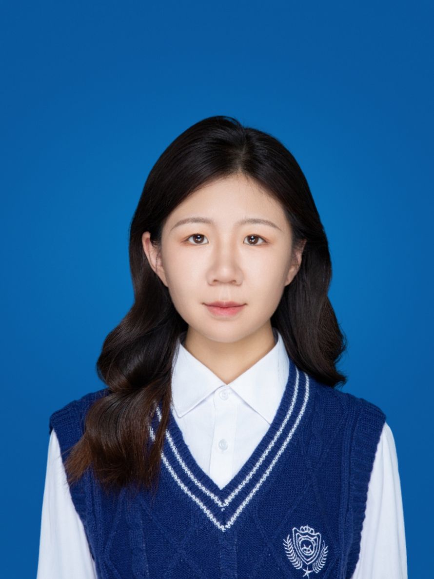 李教员 照片