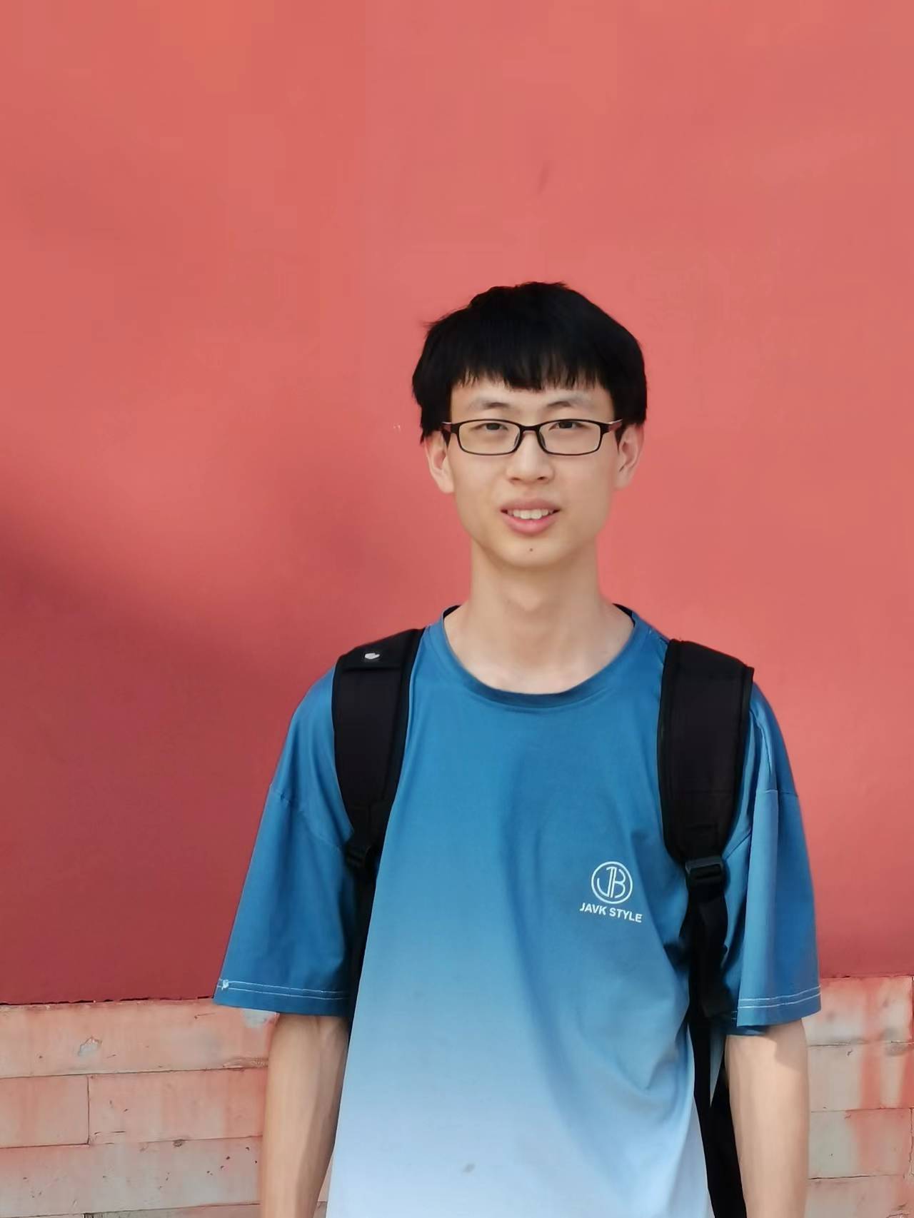 王教员 照片