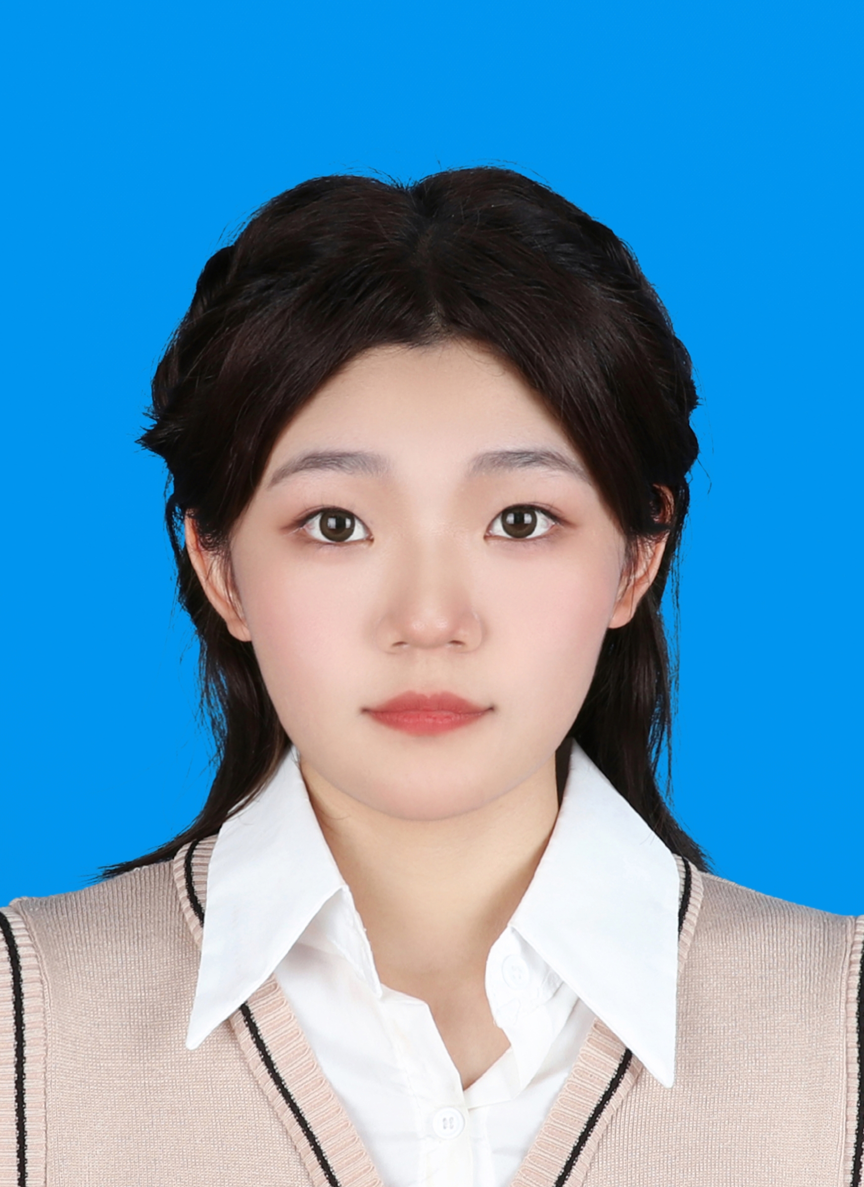 栾教员 照片
