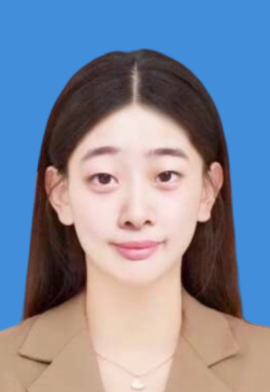 李教员 照片