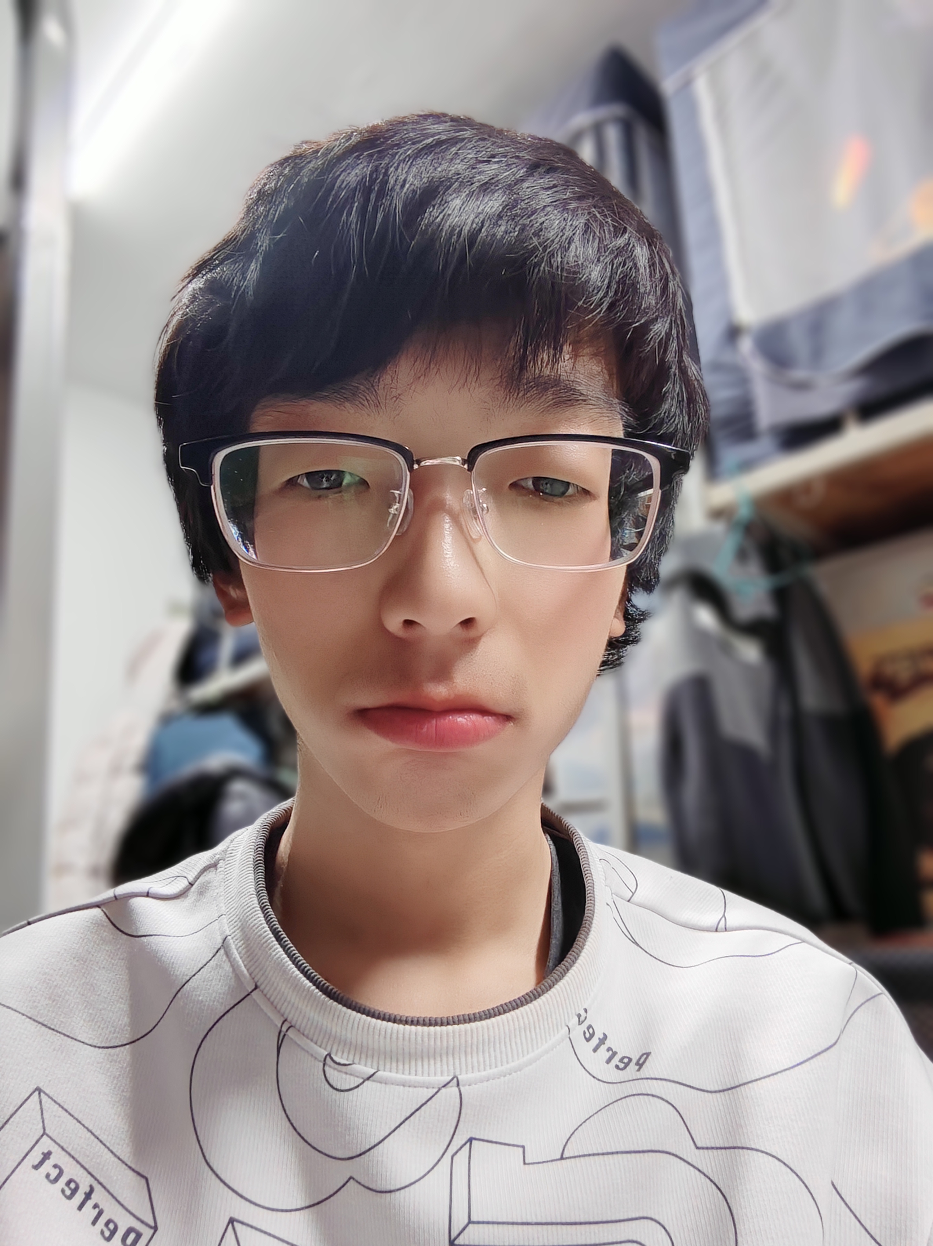 候教员 照片
