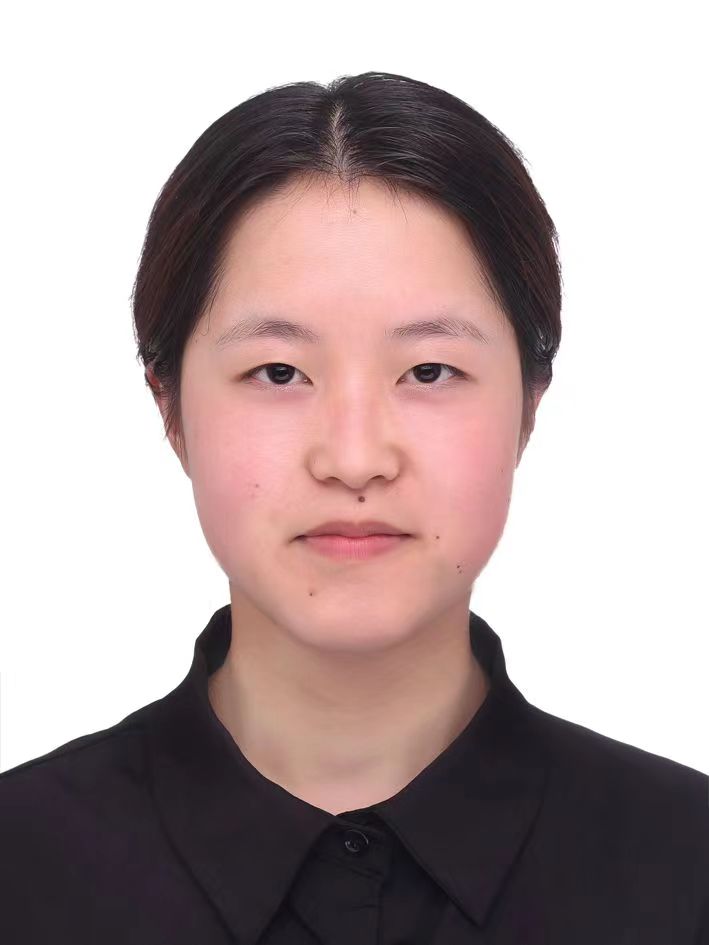 潘教员 照片