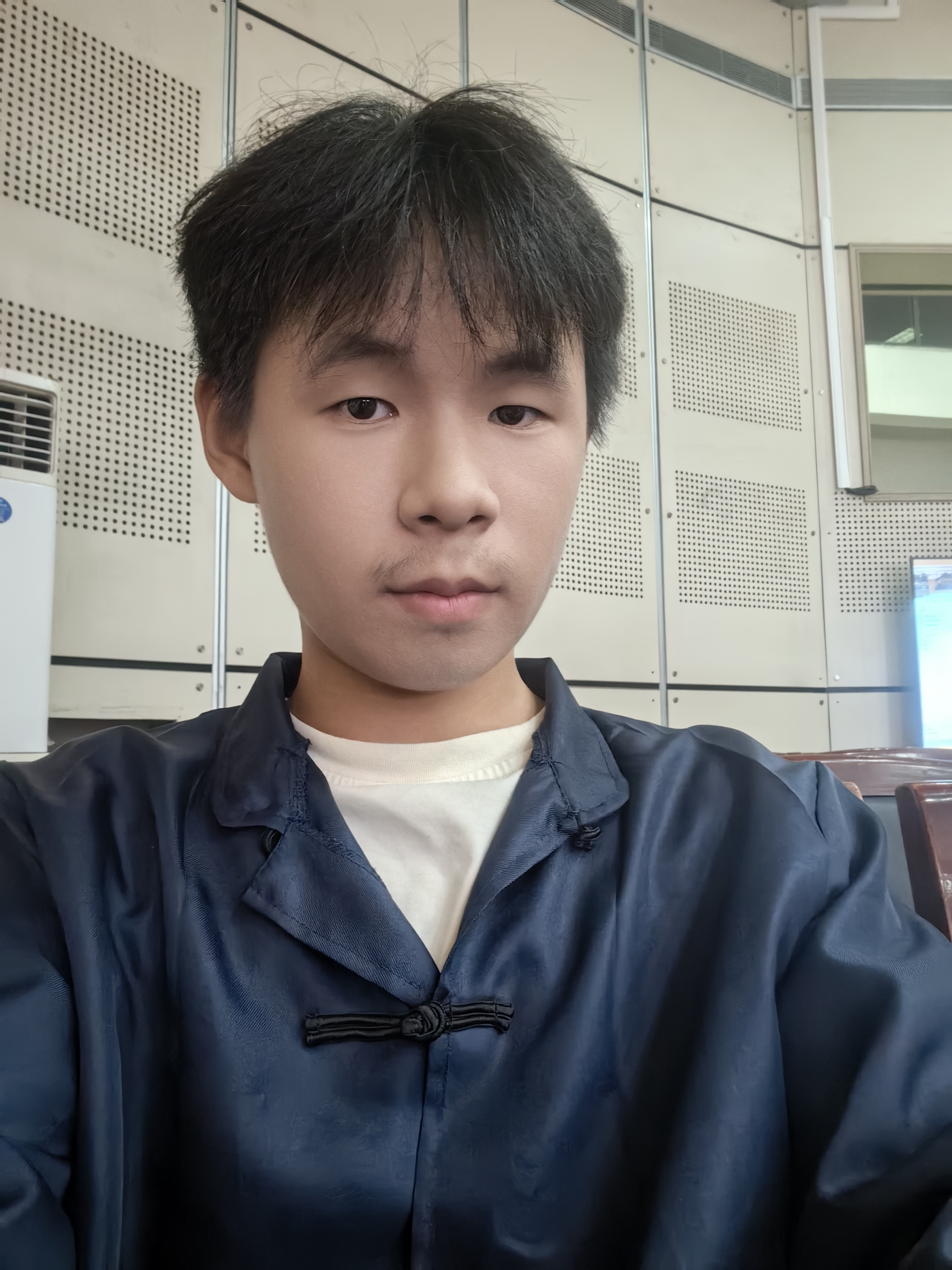 周教员 照片