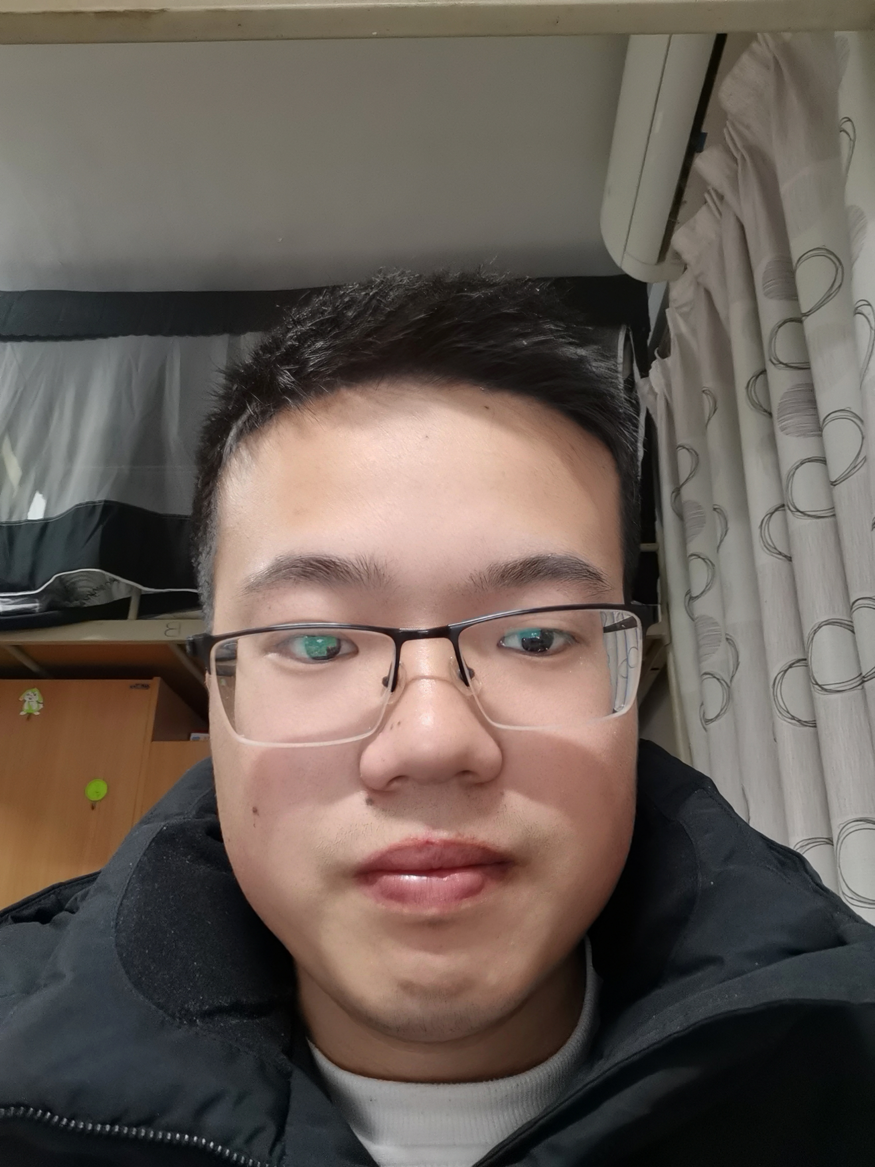 强教员 照片