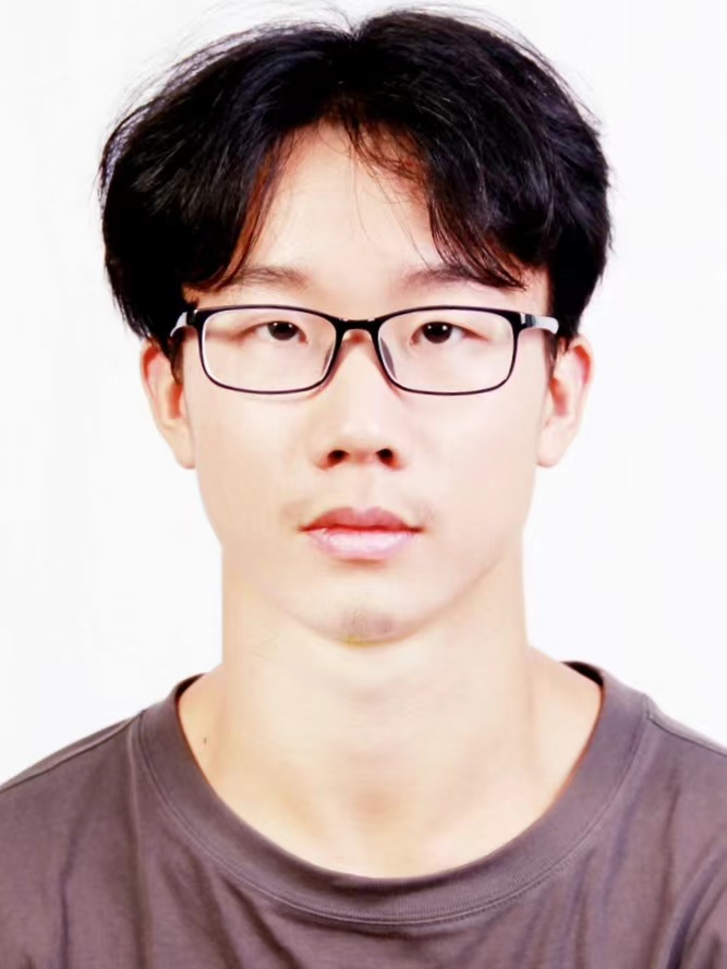 李教员 照片