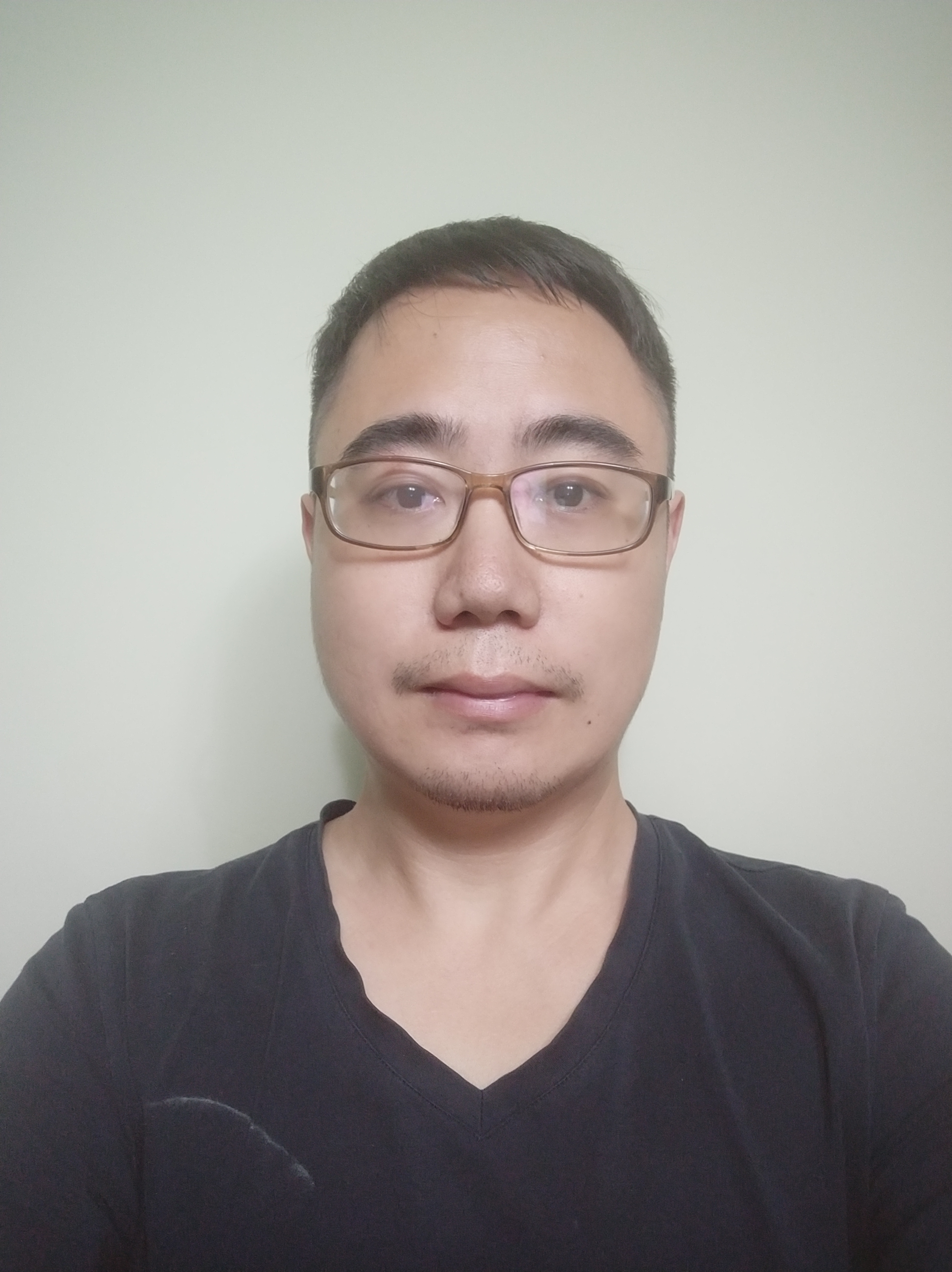 李教员 照片