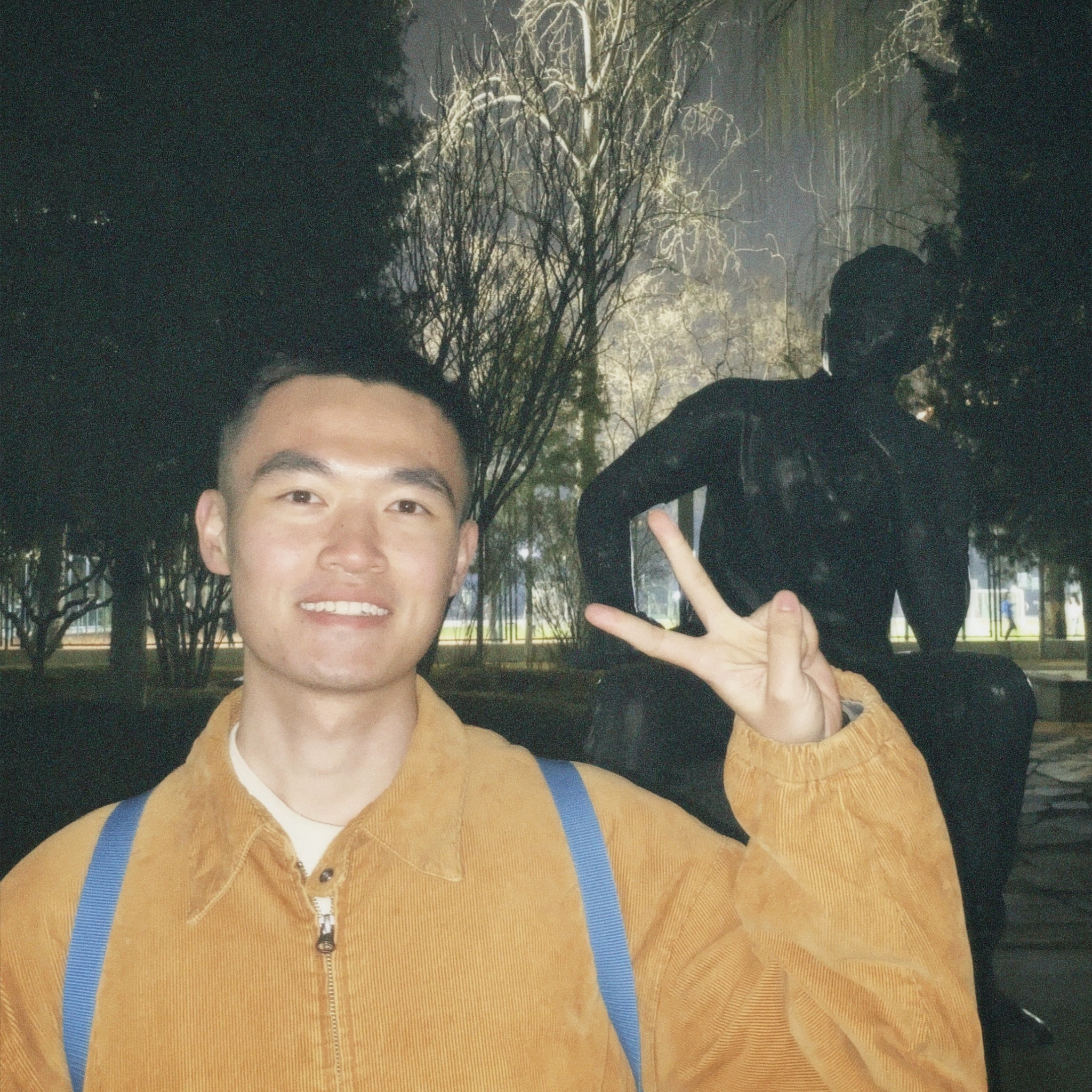吕教员 照片