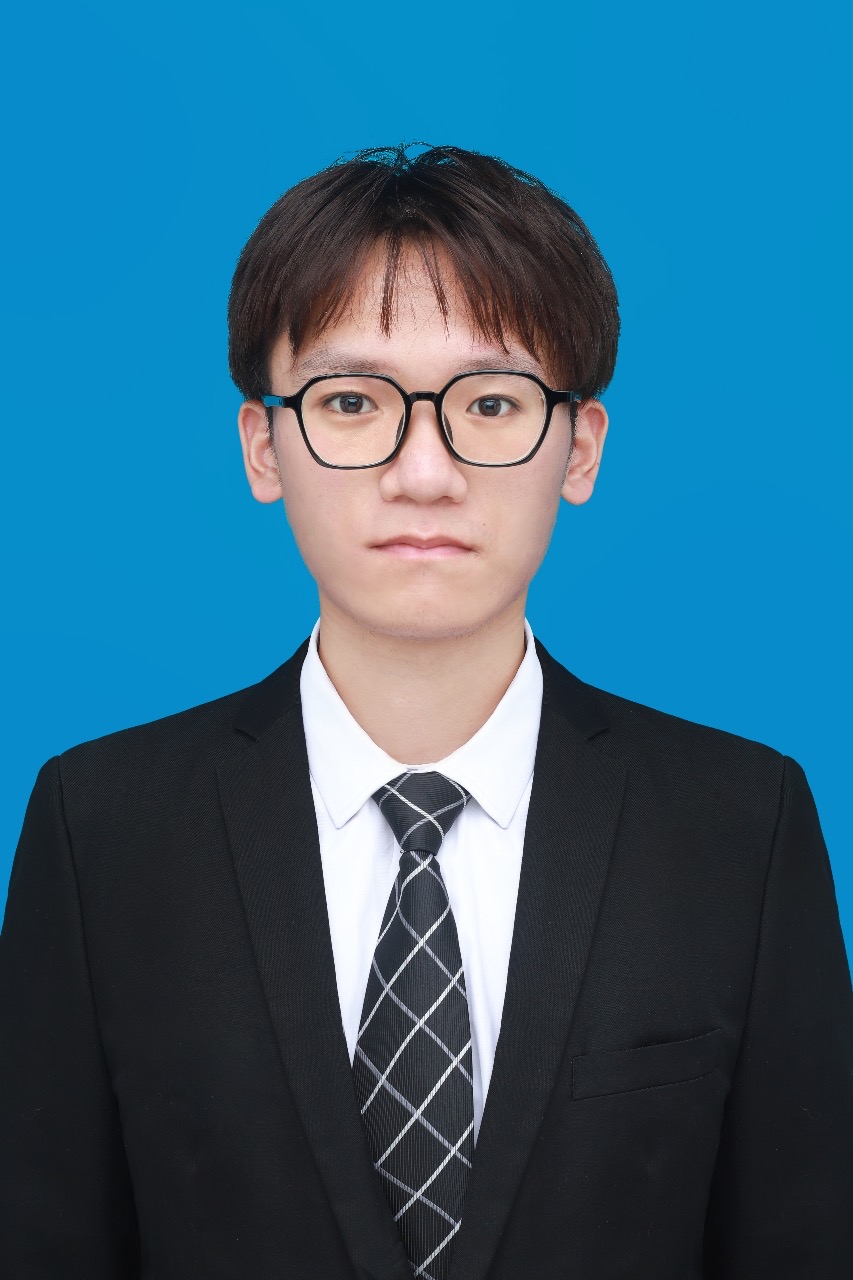 邱教员 照片