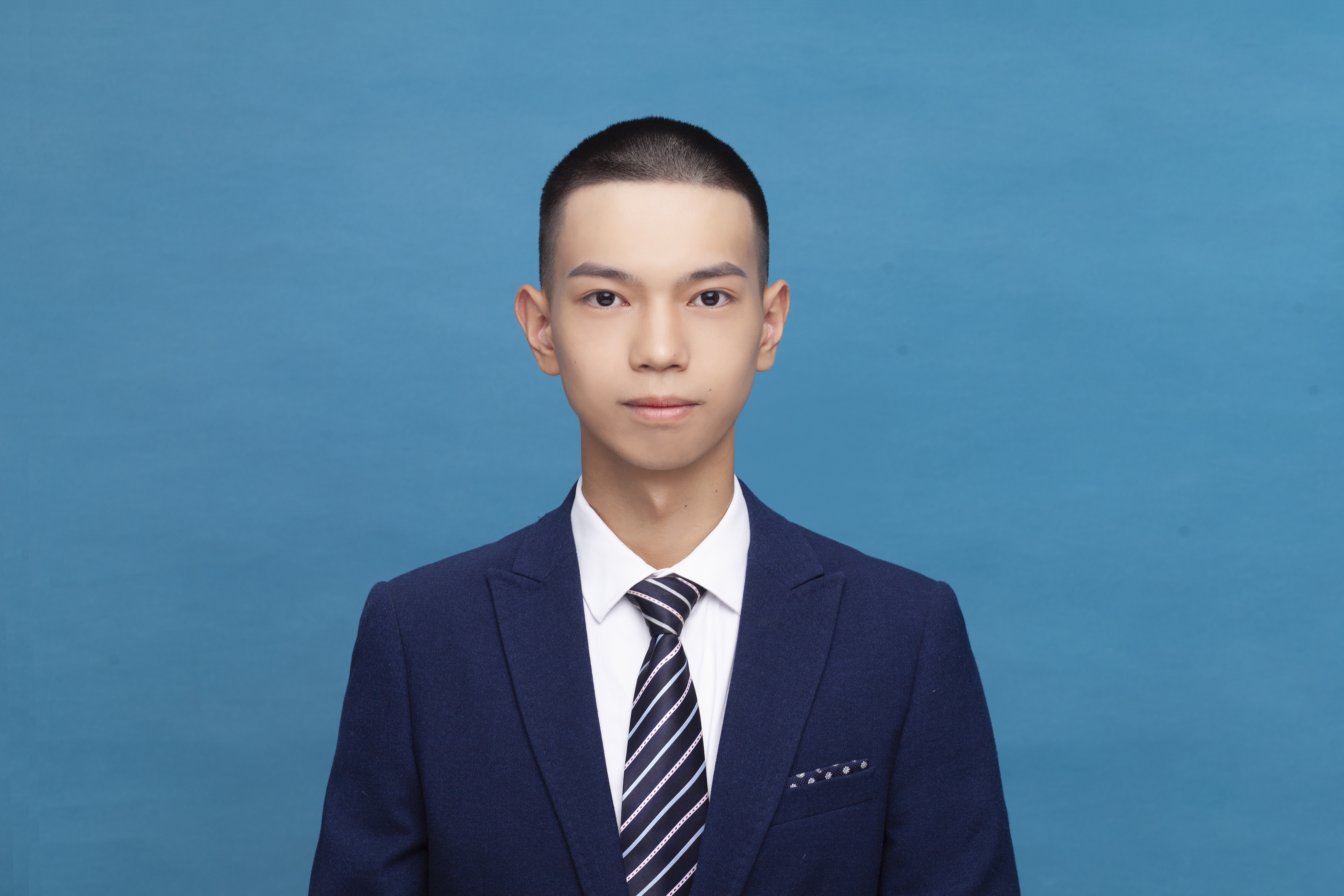 李教员 照片