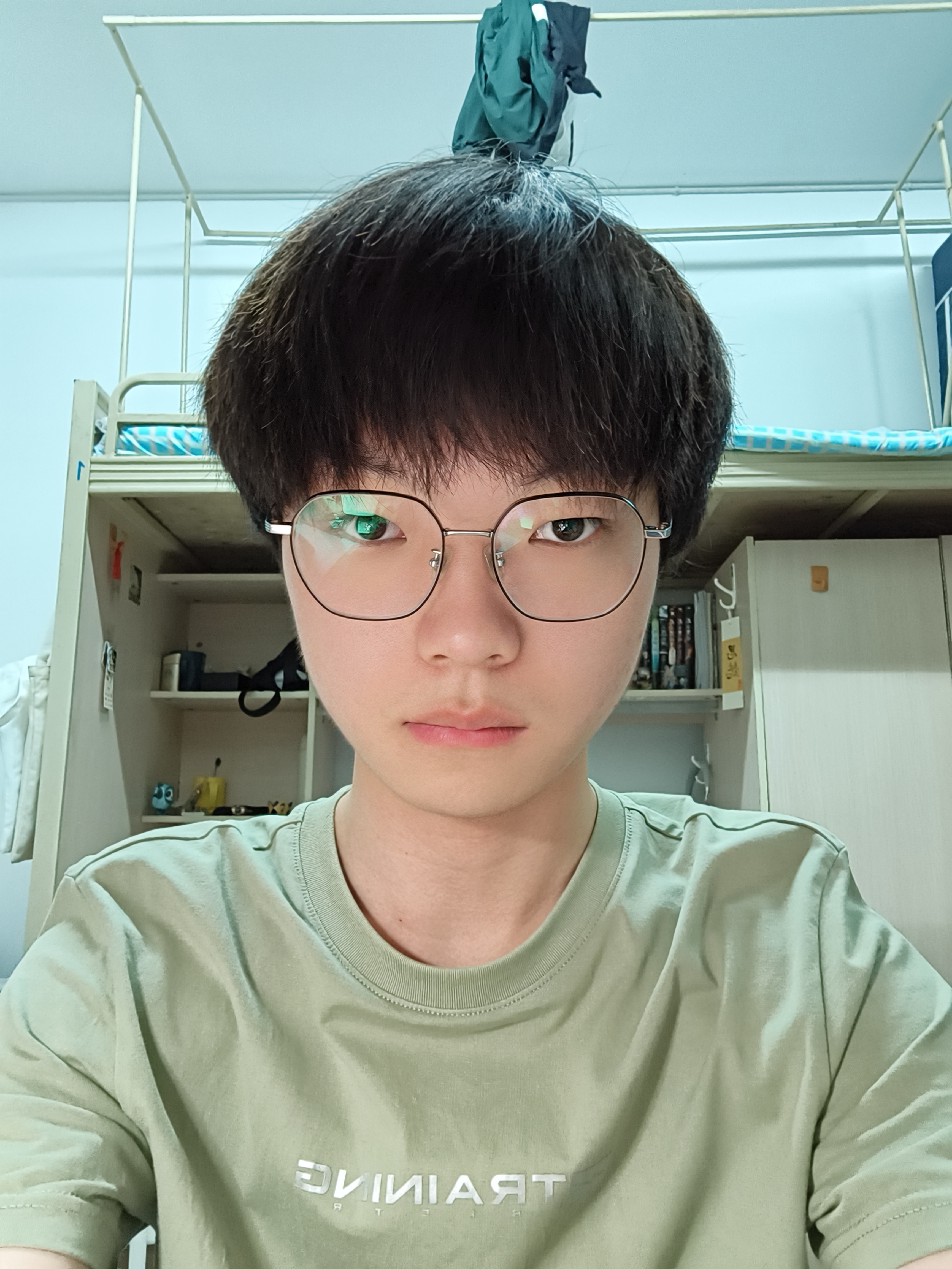 谭教员 照片
