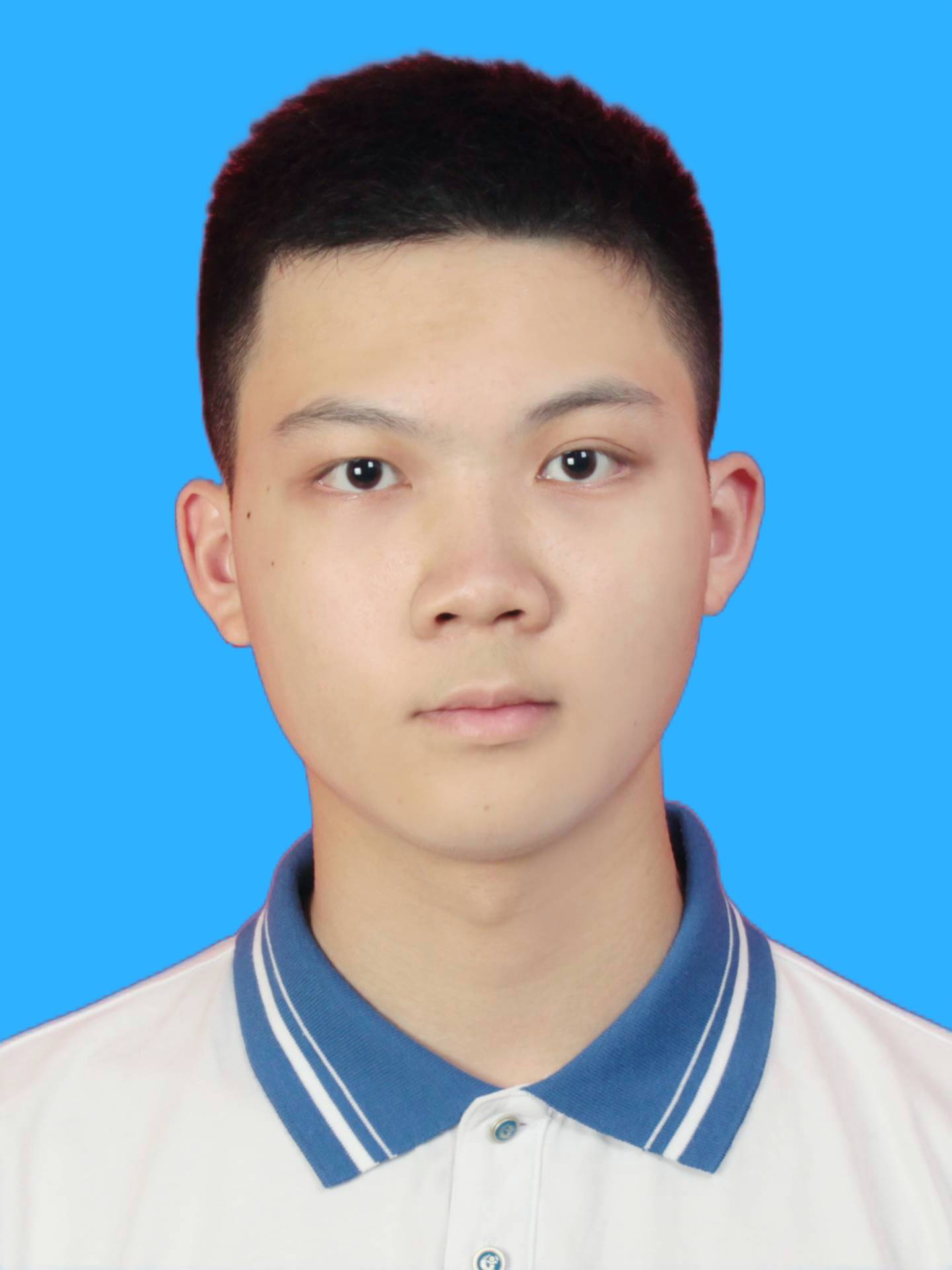 尹教员 照片