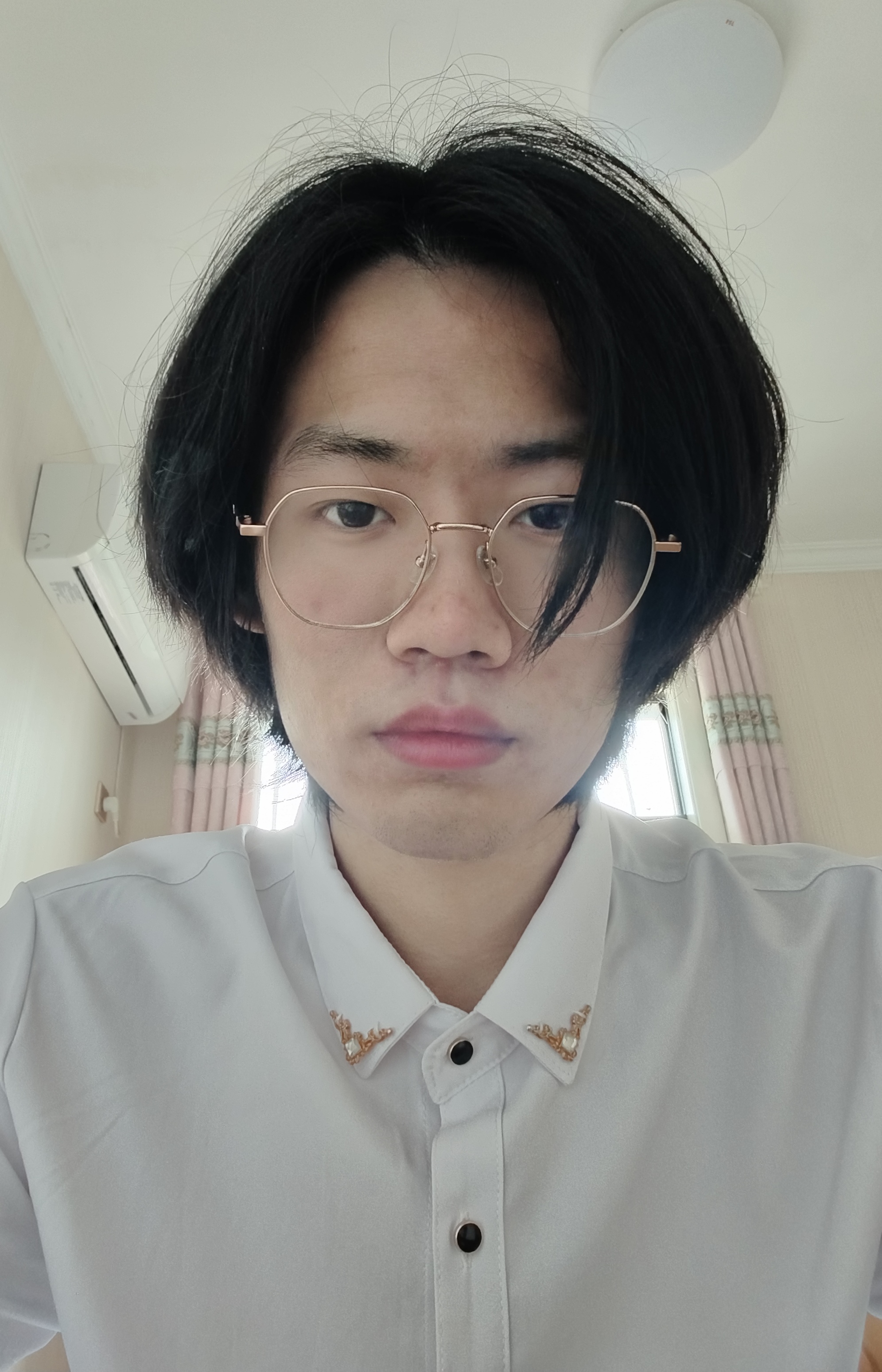 梅教员 照片