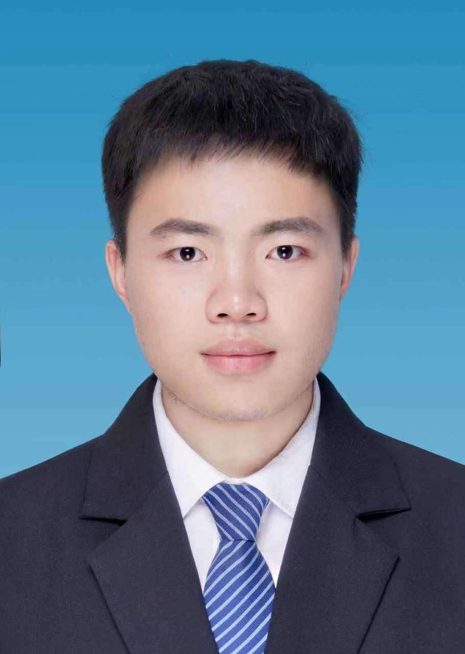 潘教员 照片