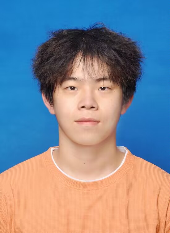 李教员 照片