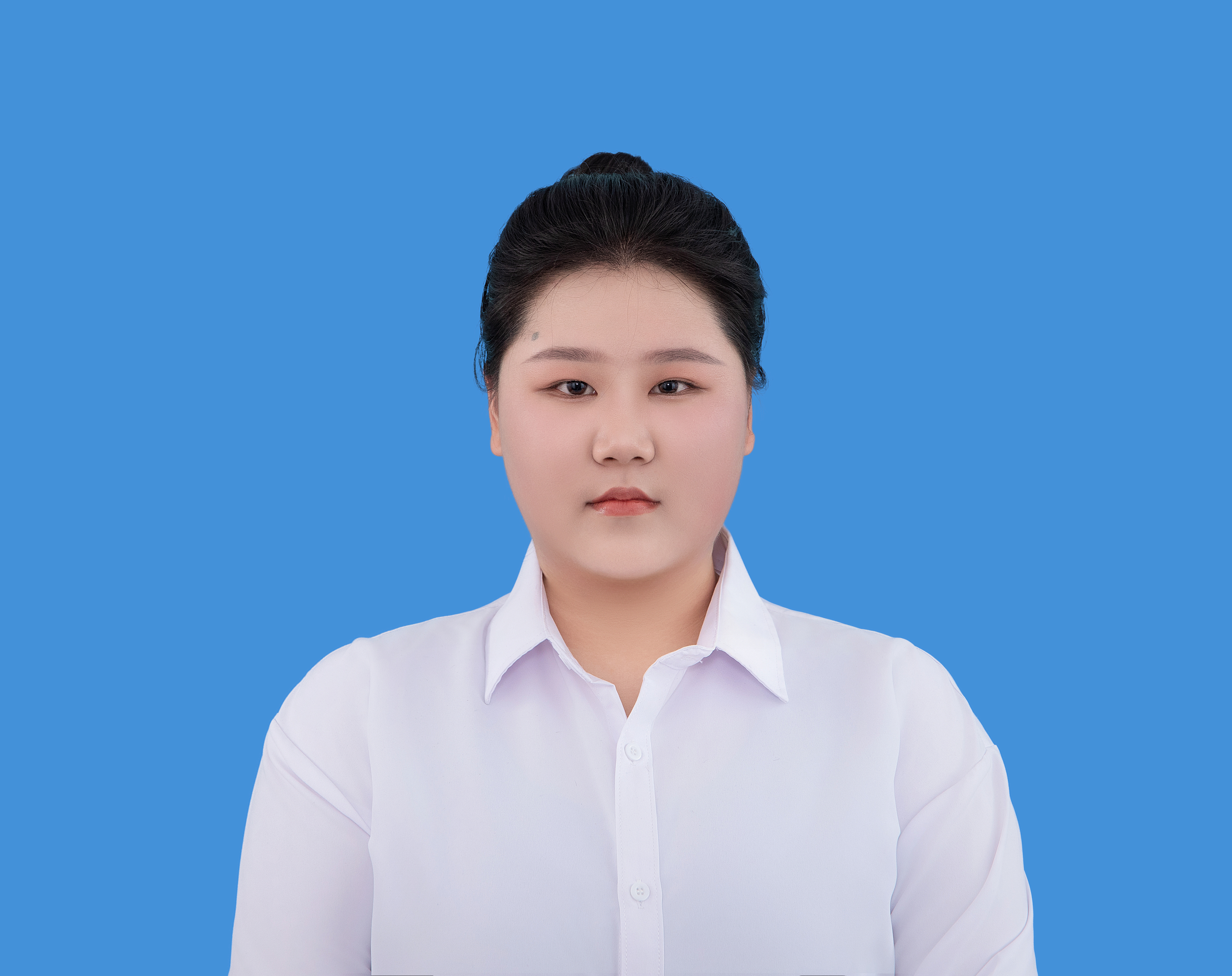 吕教员 照片