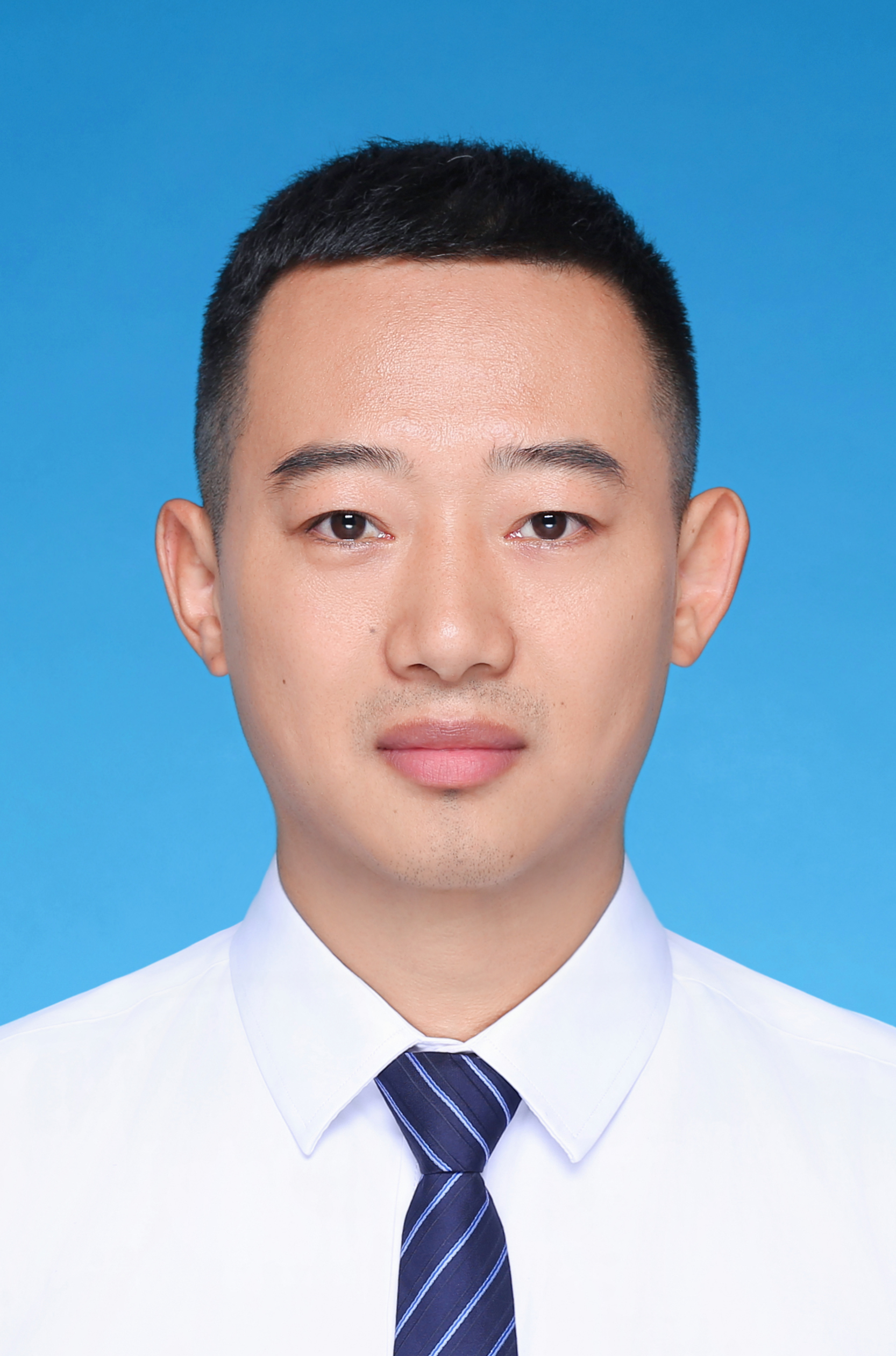 王教员 照片